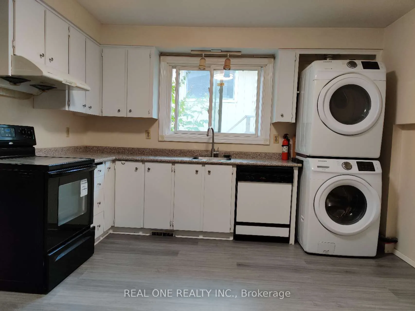 93 Southdale Drive #Upper