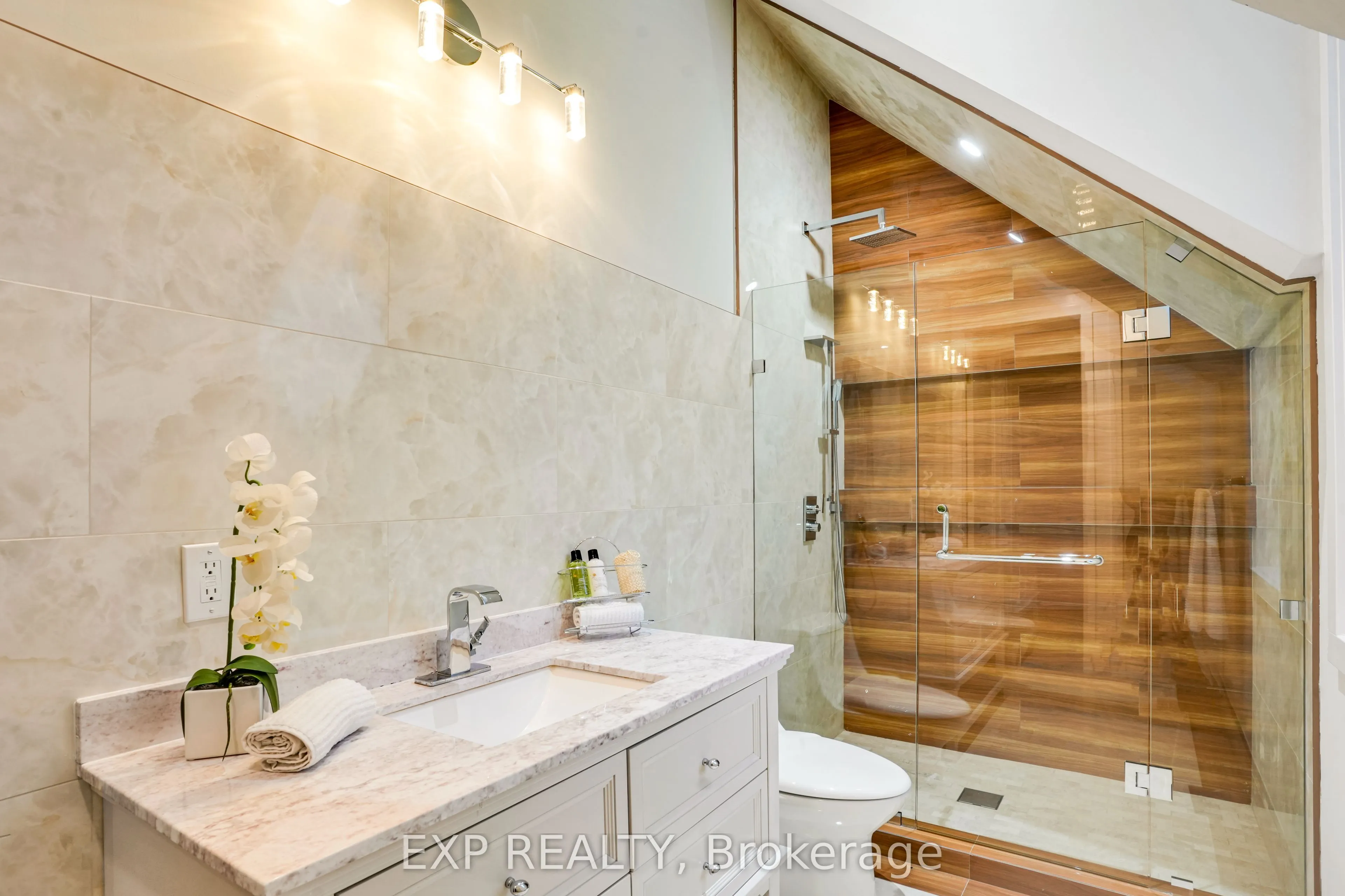 15 Glenview Heights Lane