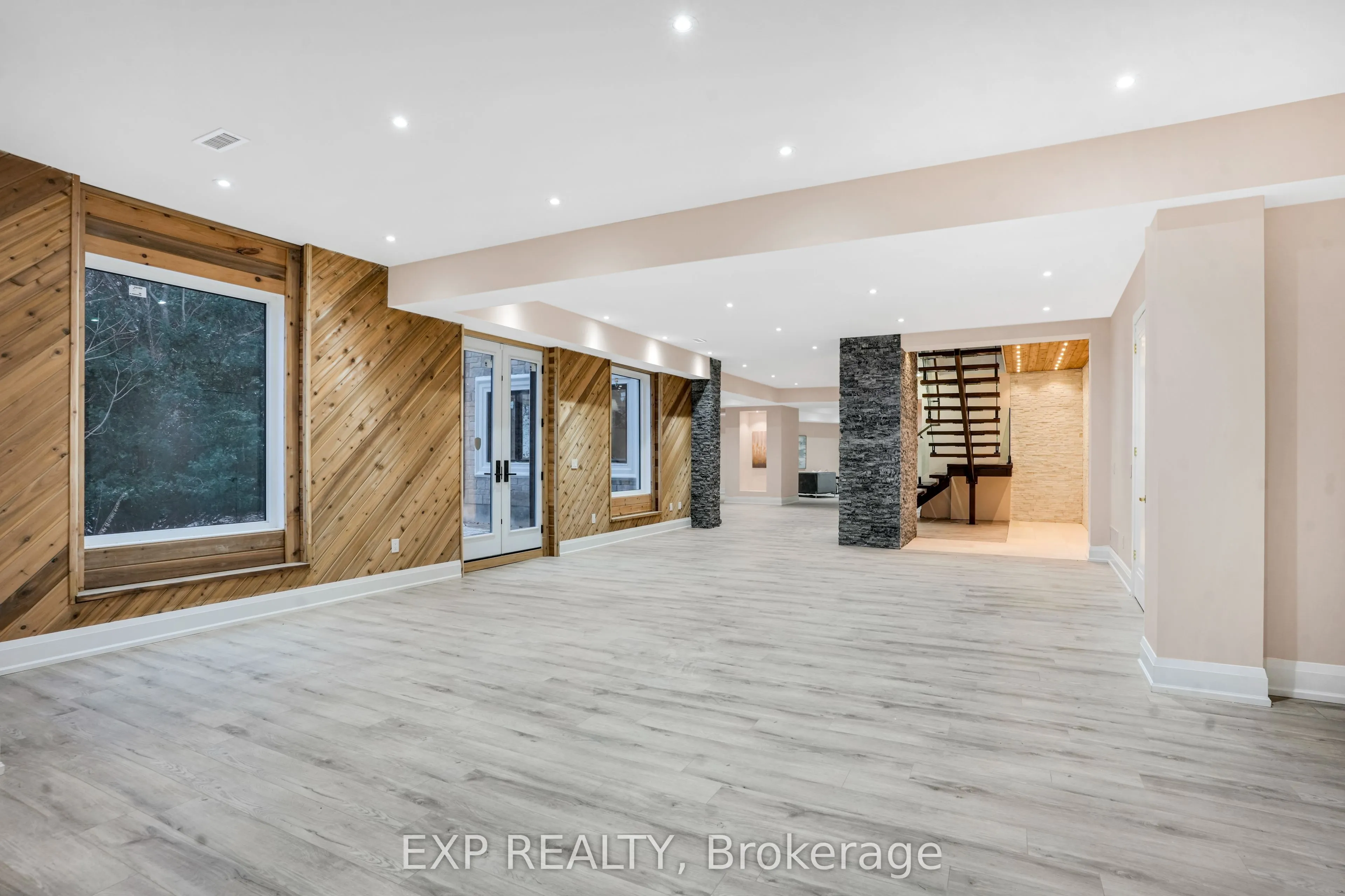 15 Glenview Heights Lane