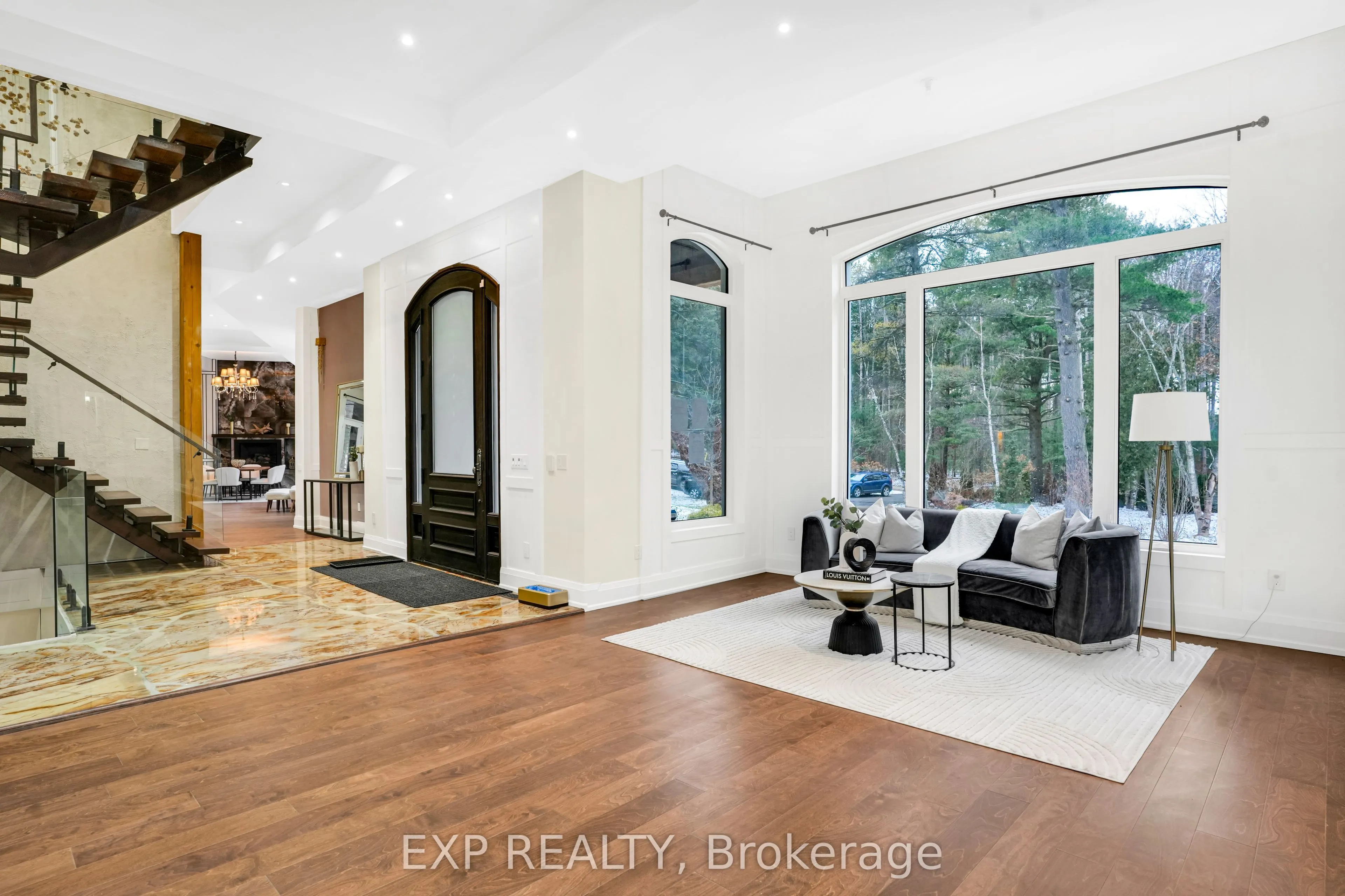 15 Glenview Heights Lane