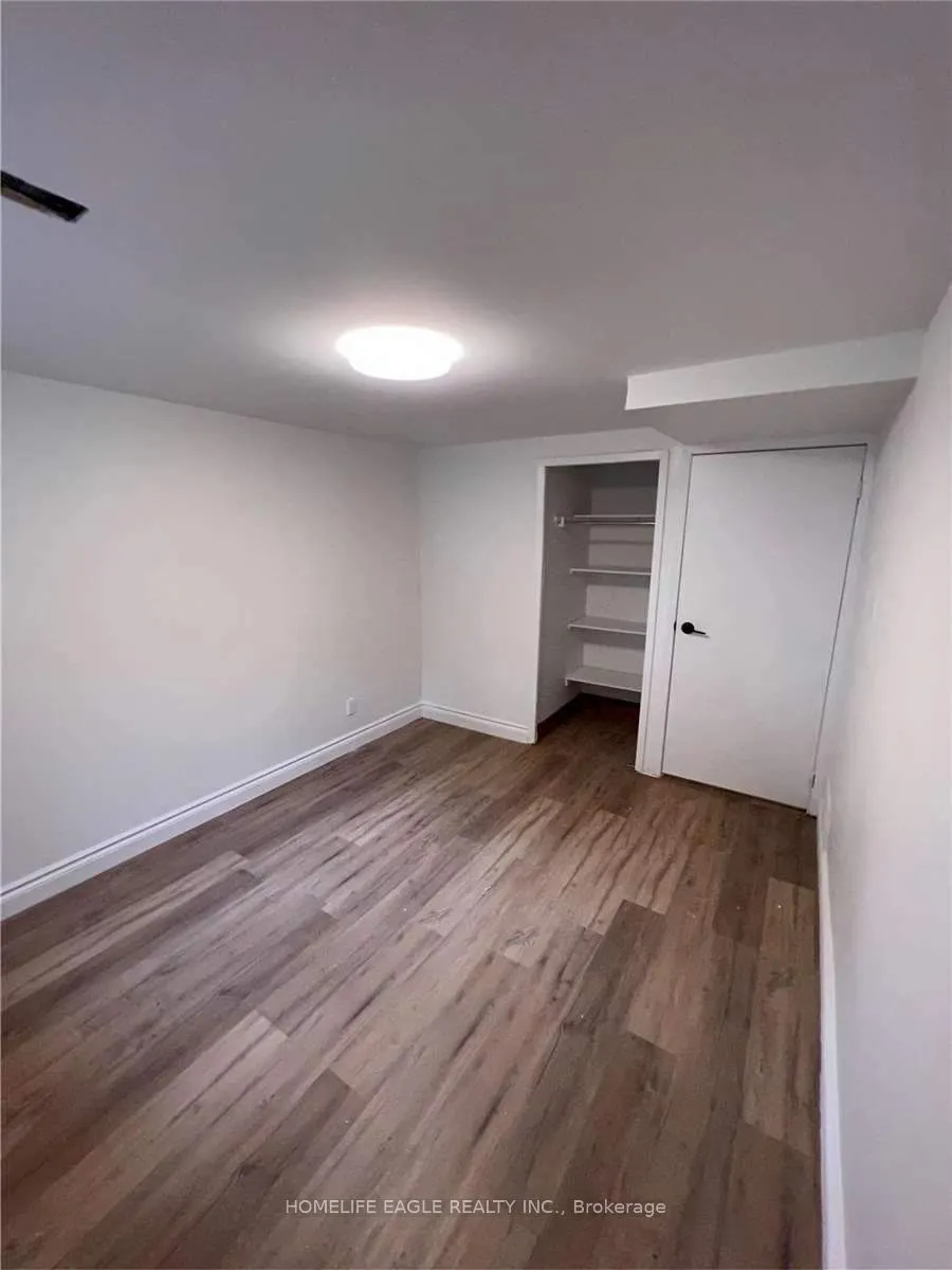 147 Britannia Avenue, #LOWER