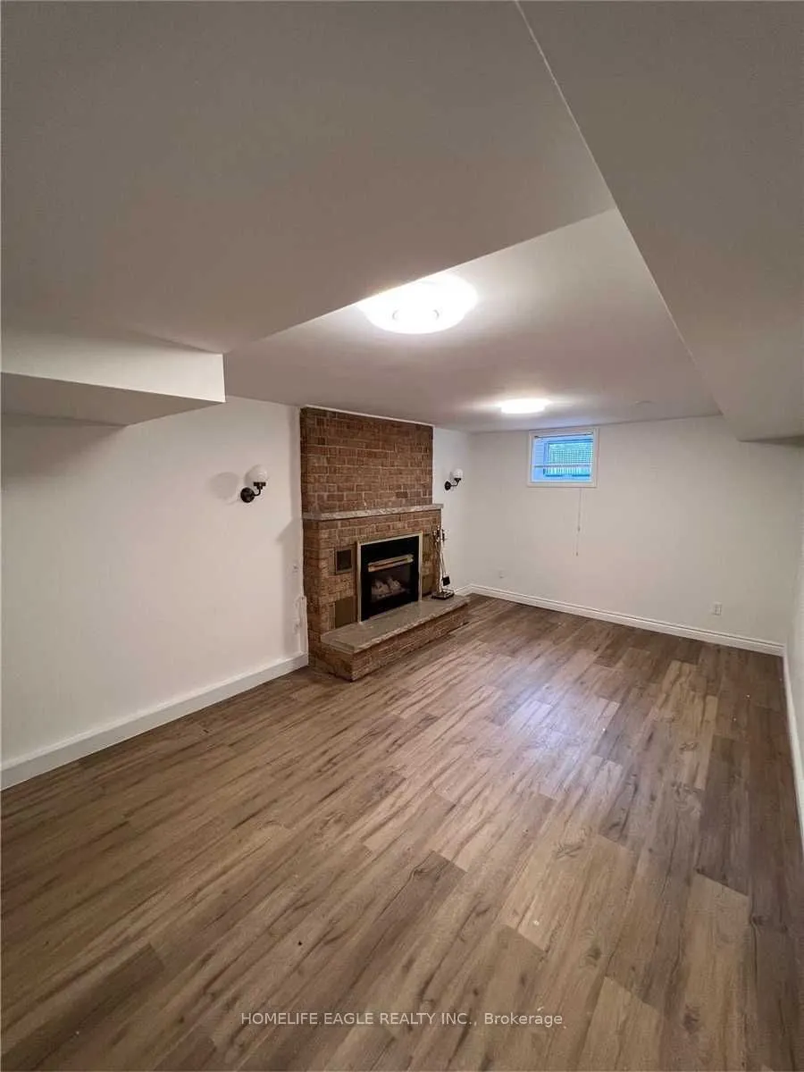 147 Britannia Avenue, #LOWER