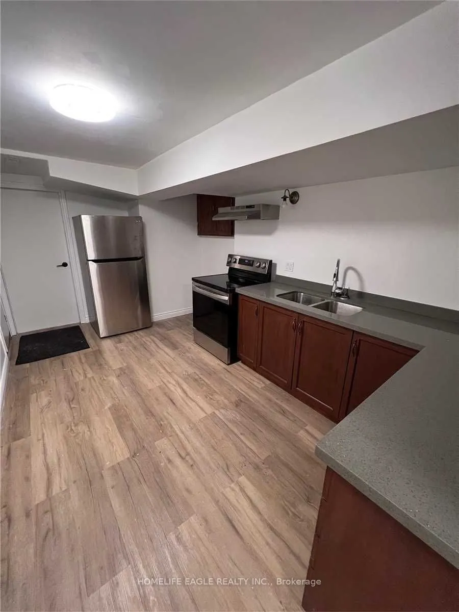 147 Britannia Avenue, #LOWER