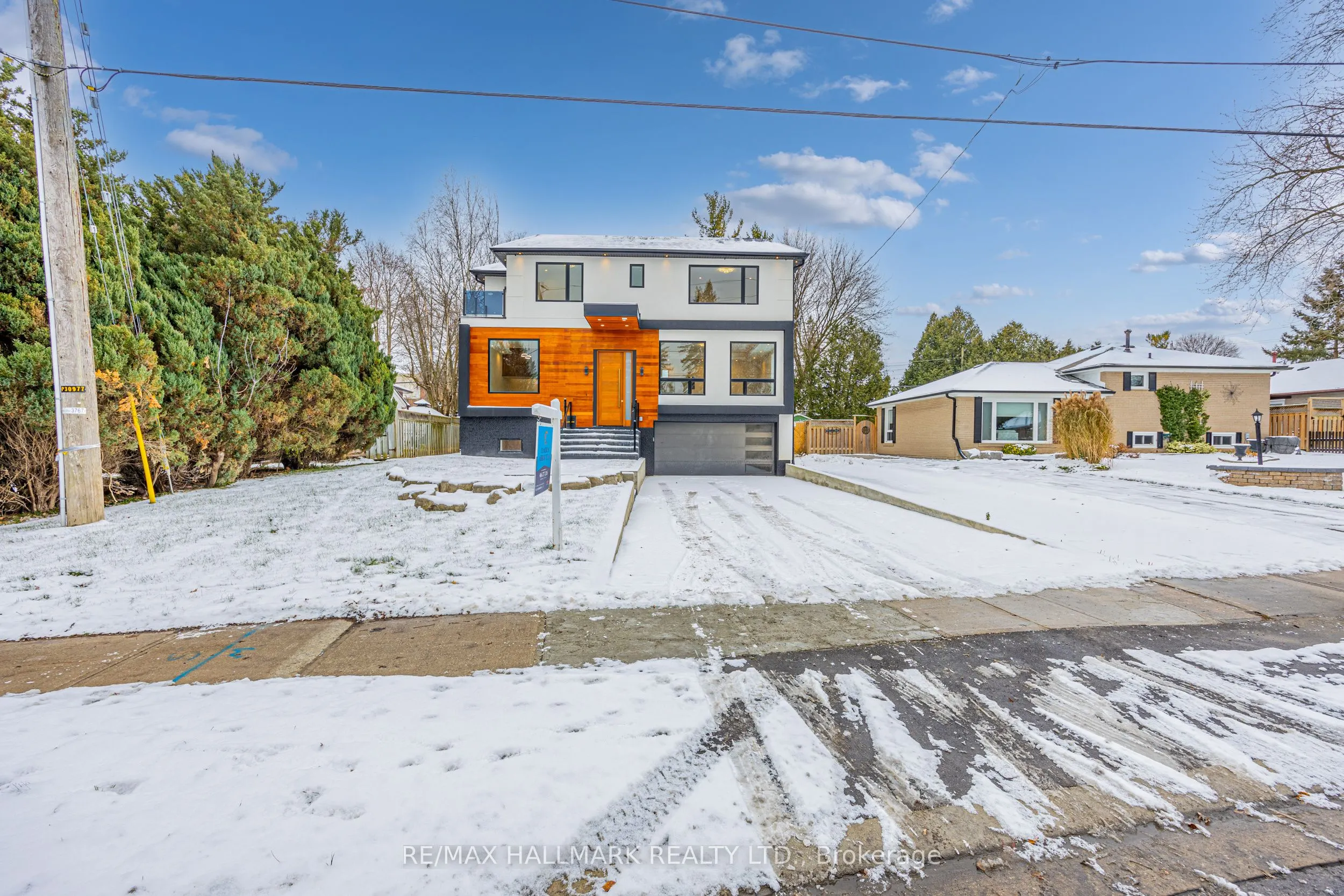 69 Aurora Heights Drive S