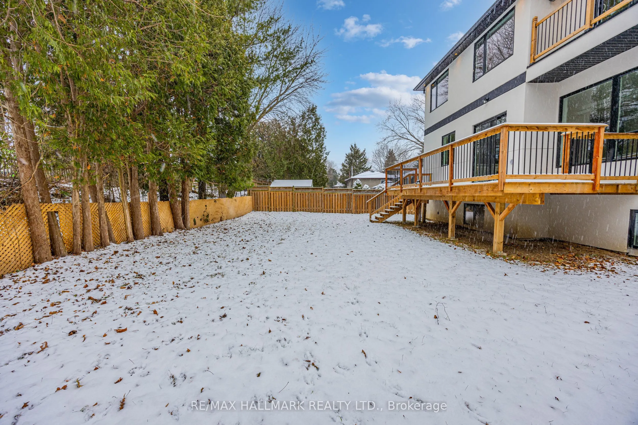 69 Aurora Heights Drive S