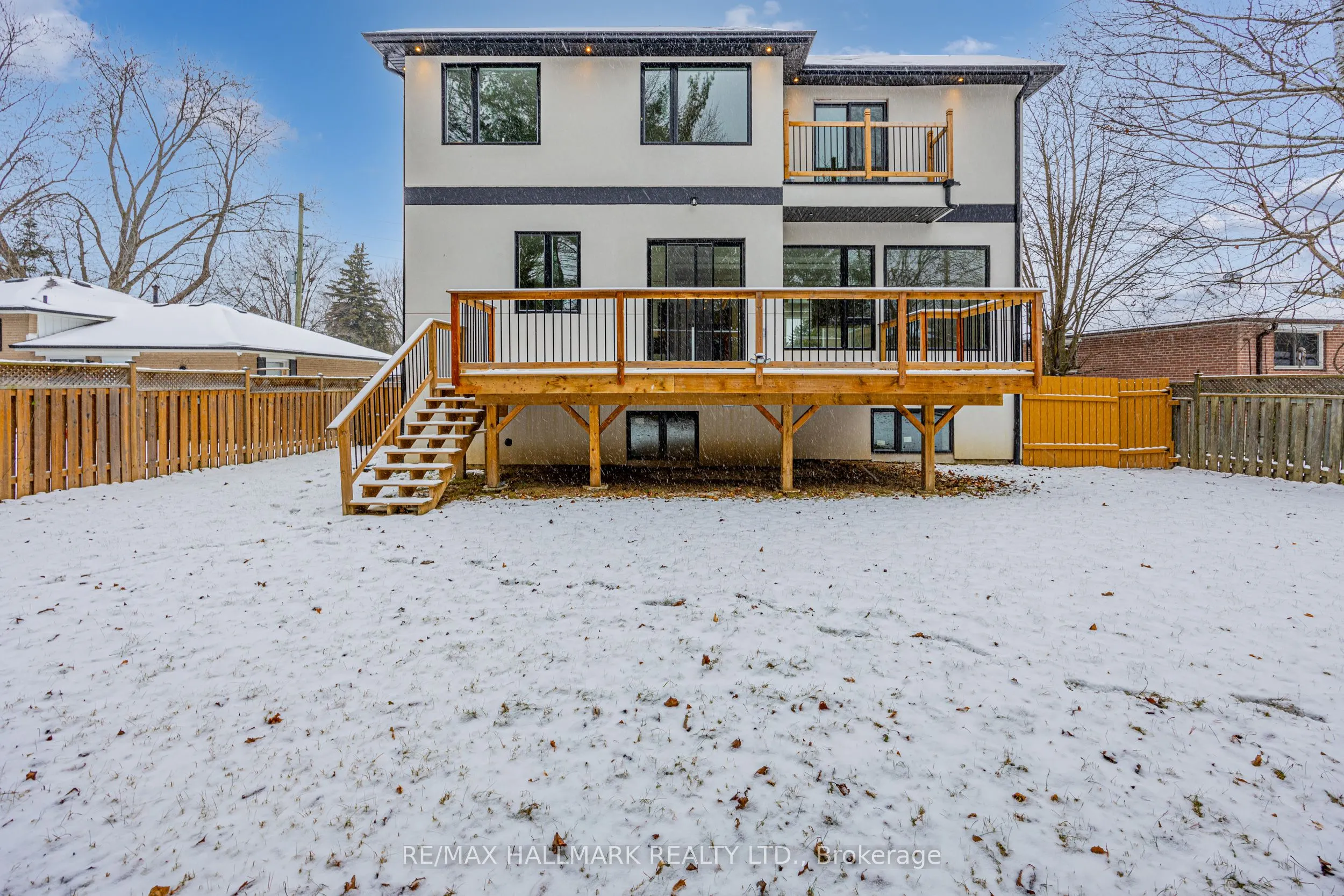 69 Aurora Heights Drive S