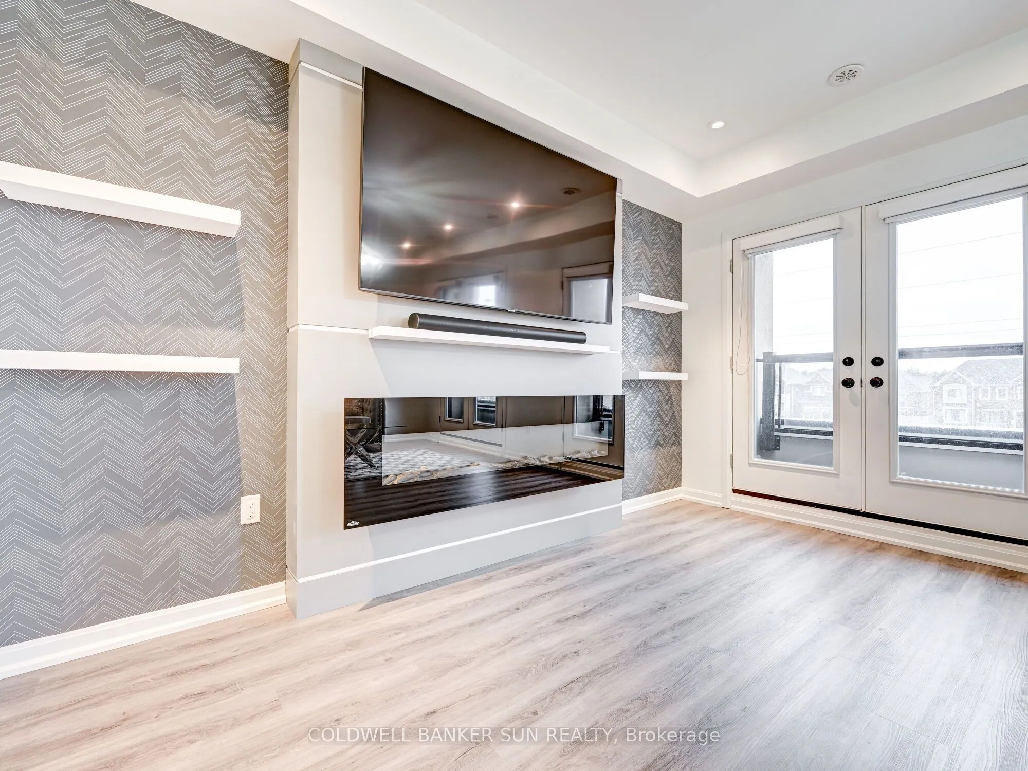 401 Kleinburg Summit Way