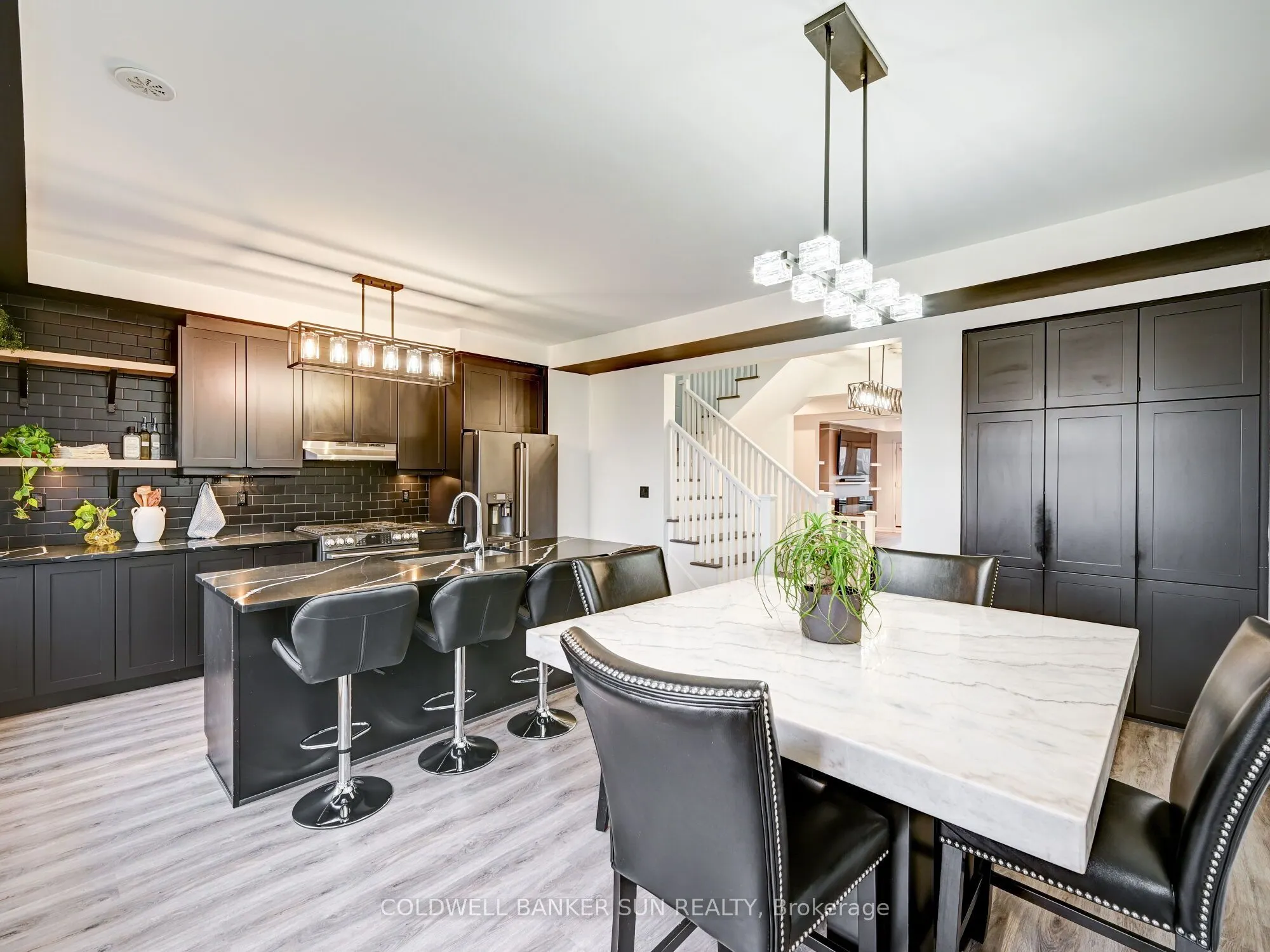 401 Kleinburg Summit Way