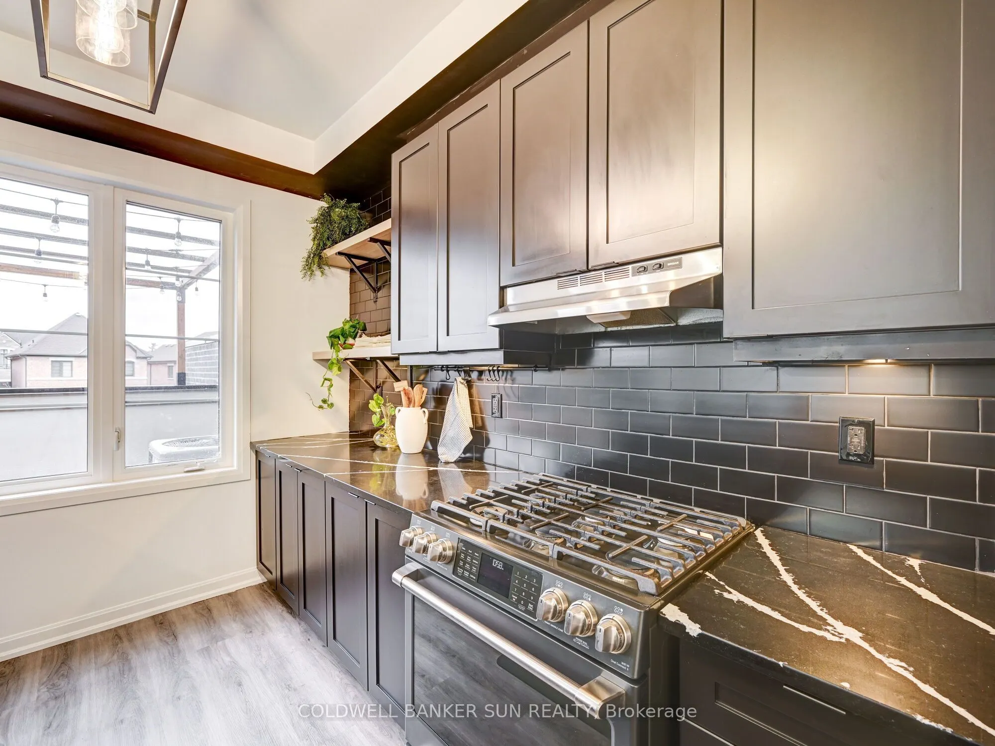 401 Kleinburg Summit Way