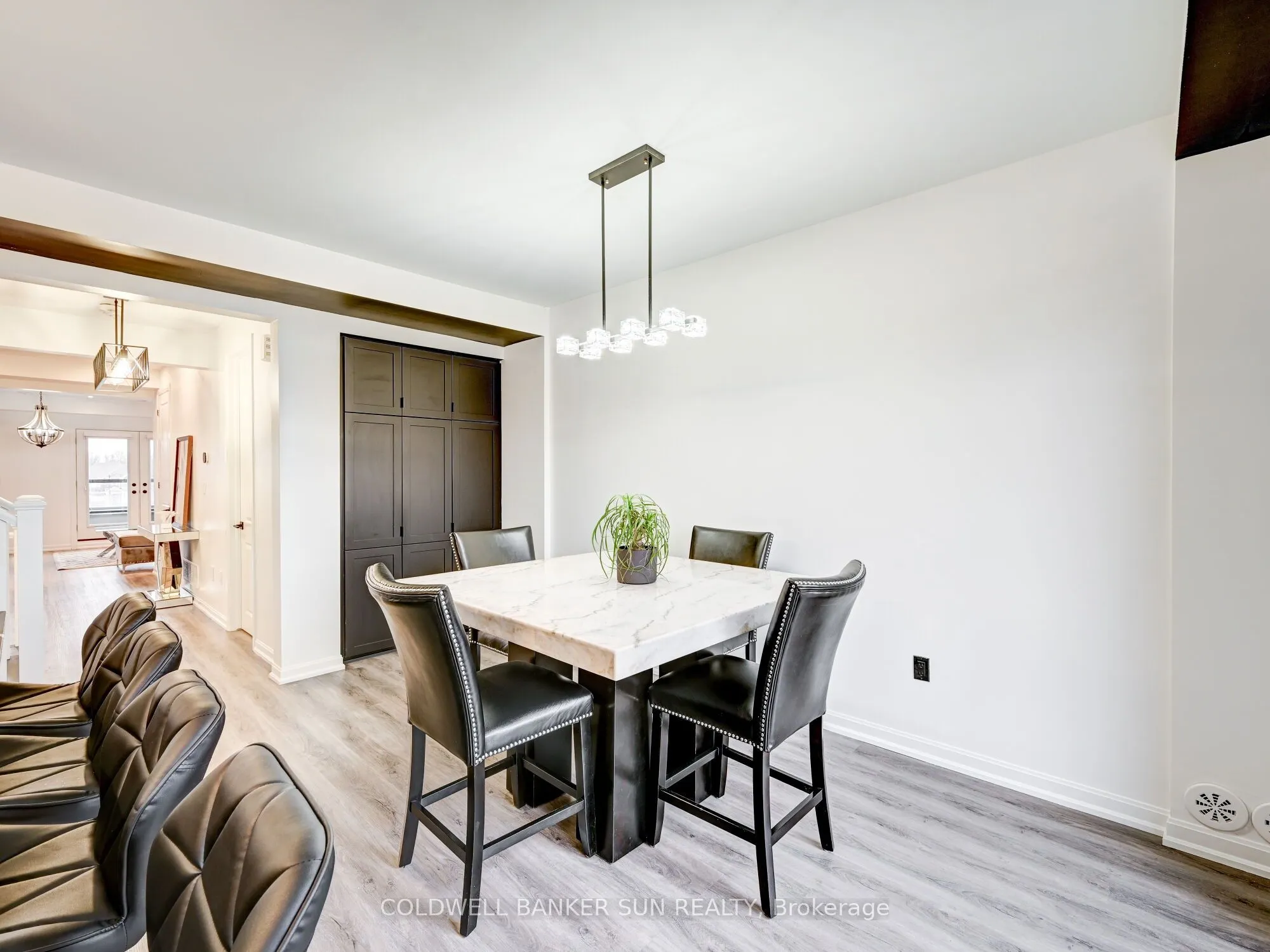 401 Kleinburg Summit Way