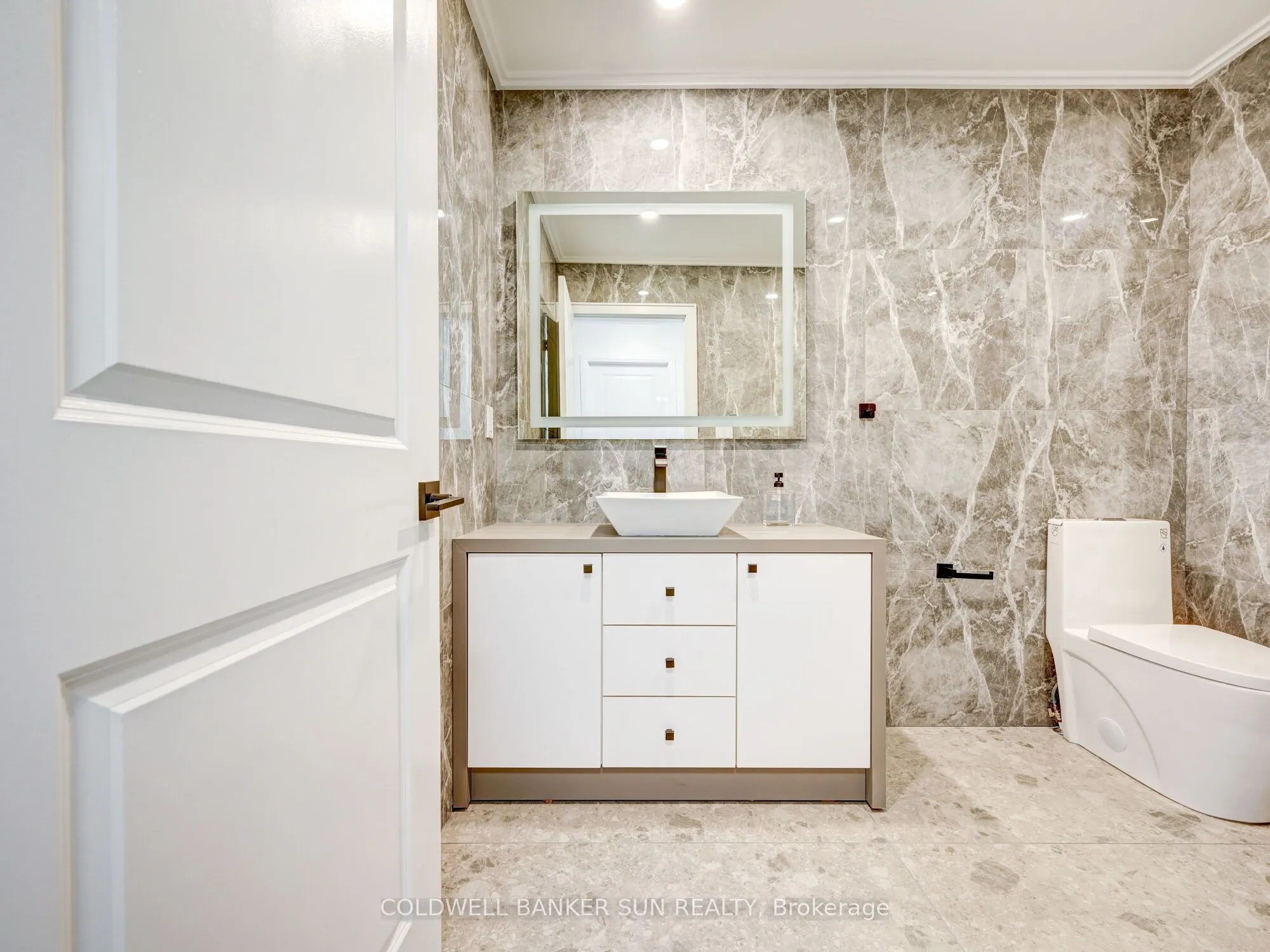 401 Kleinburg Summit Way
