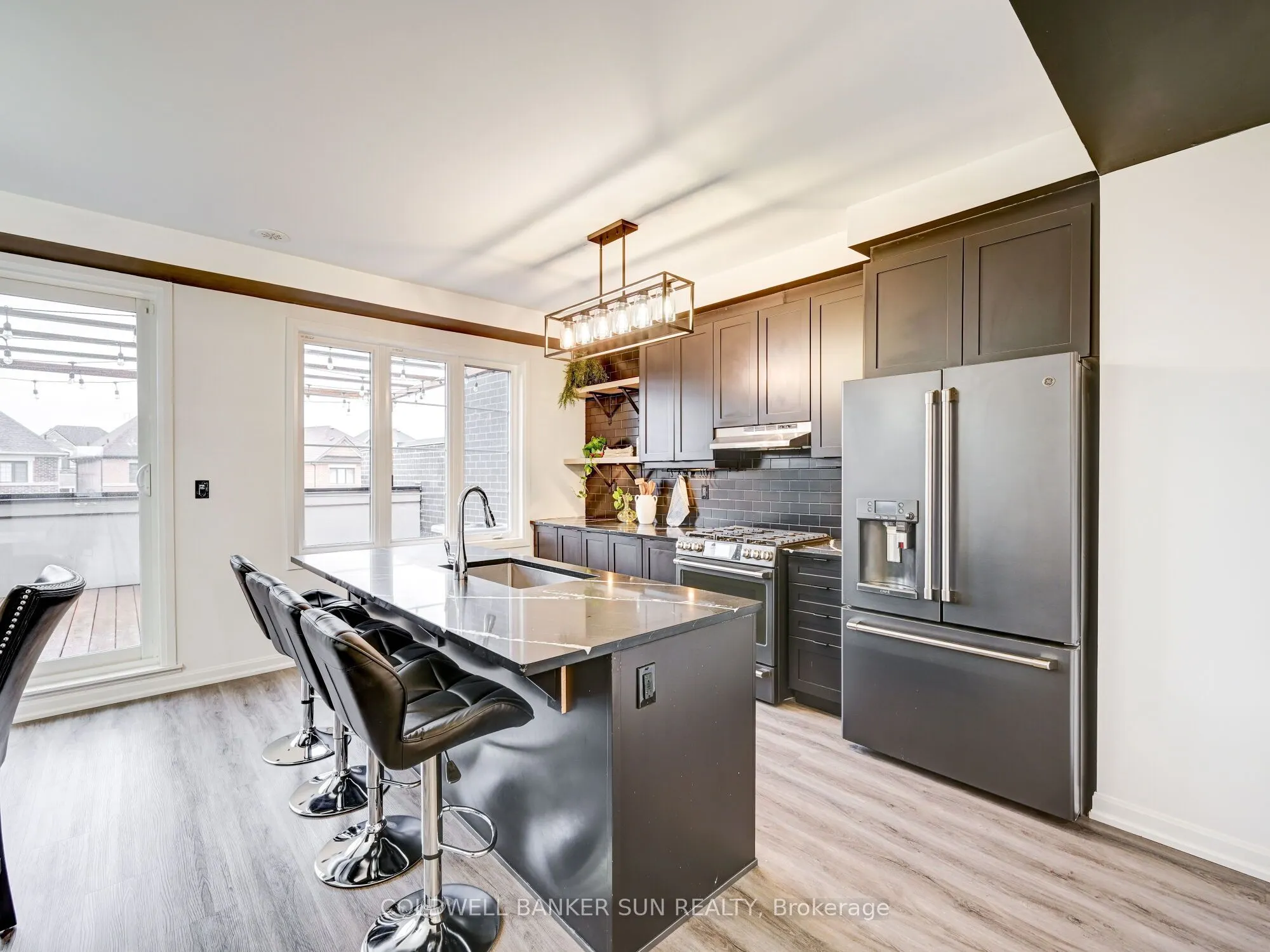 401 Kleinburg Summit Way