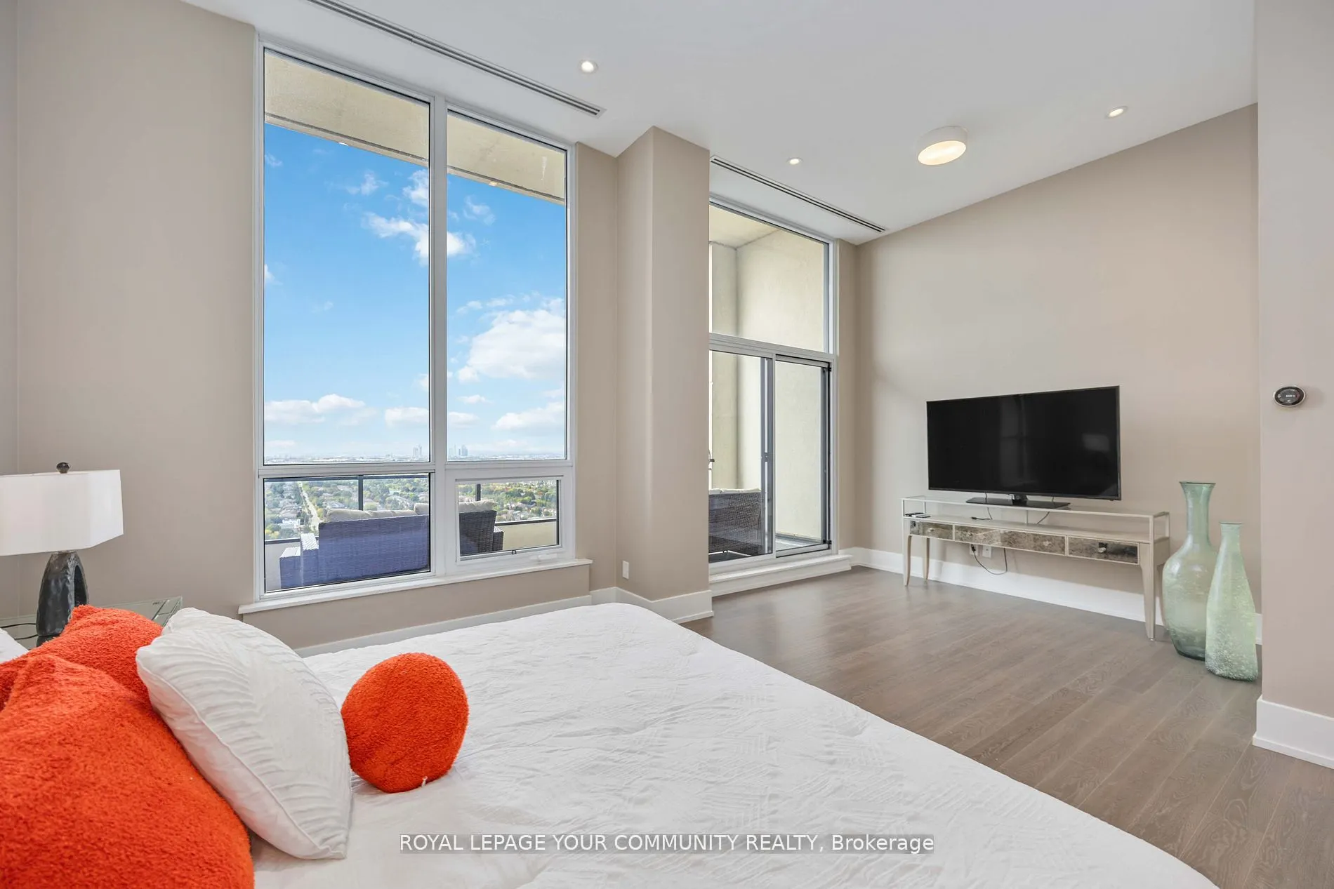 1 Grandview Avenue, #PH1