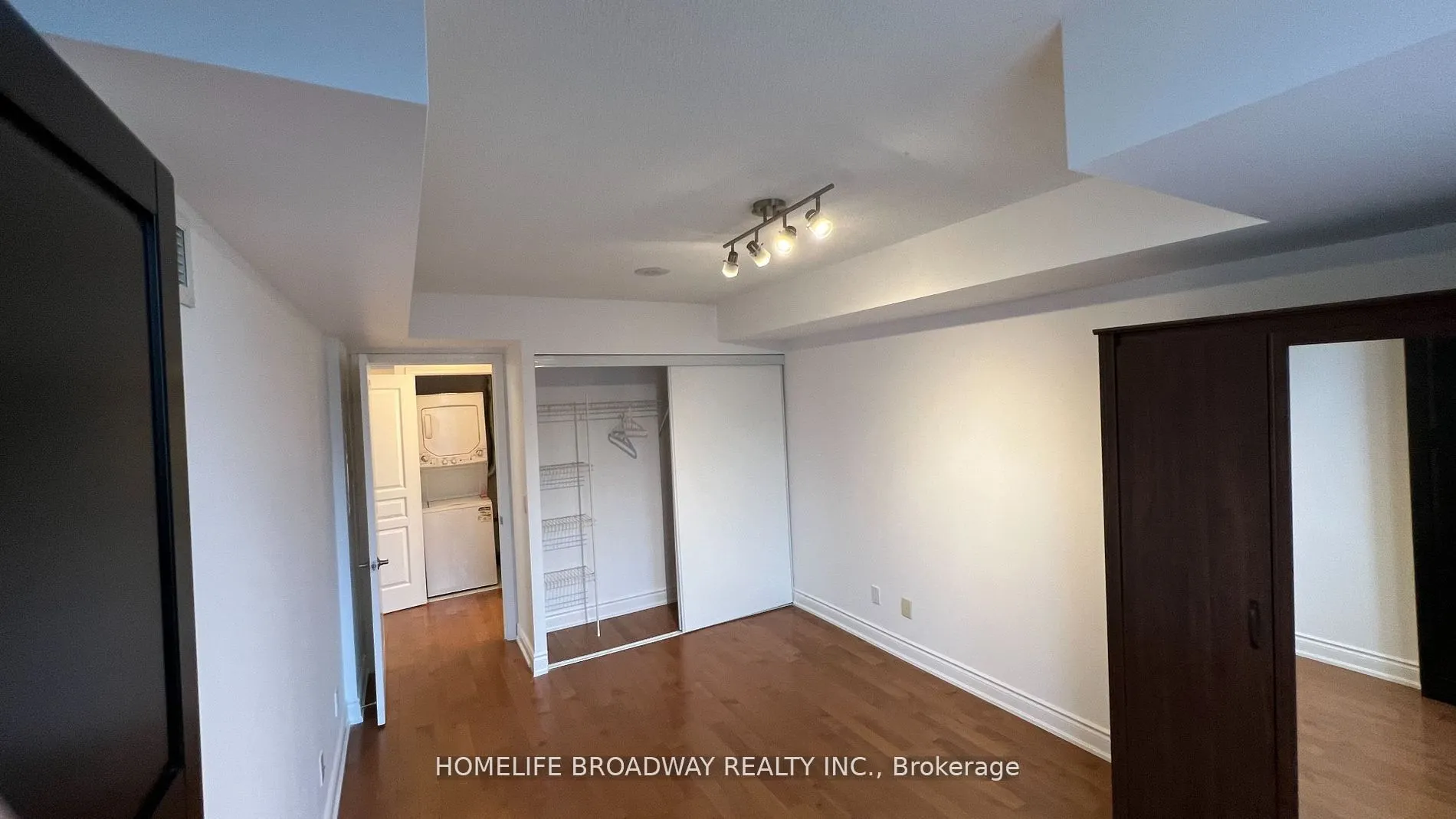 350 Red Maple Road, #1108