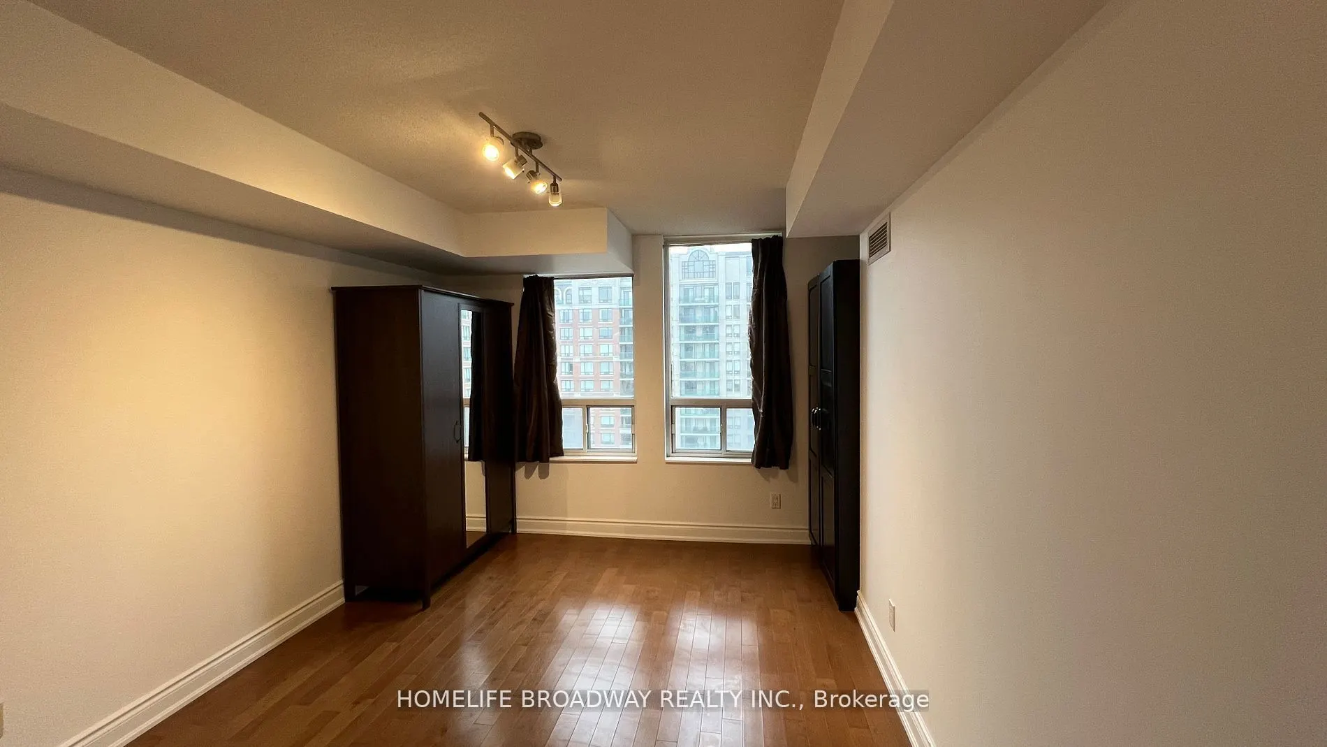 350 Red Maple Road, #1108