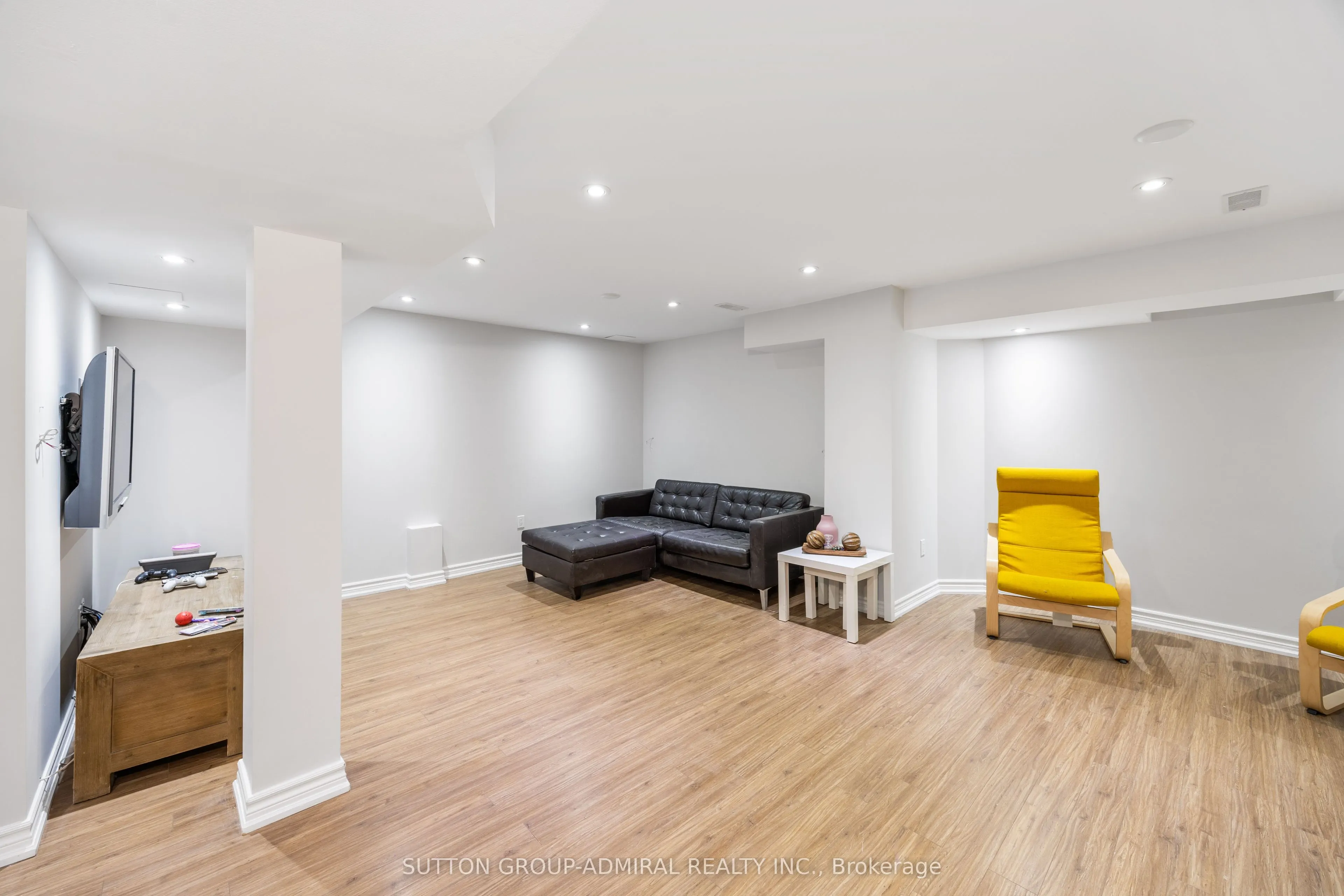 15 Asner Avenue