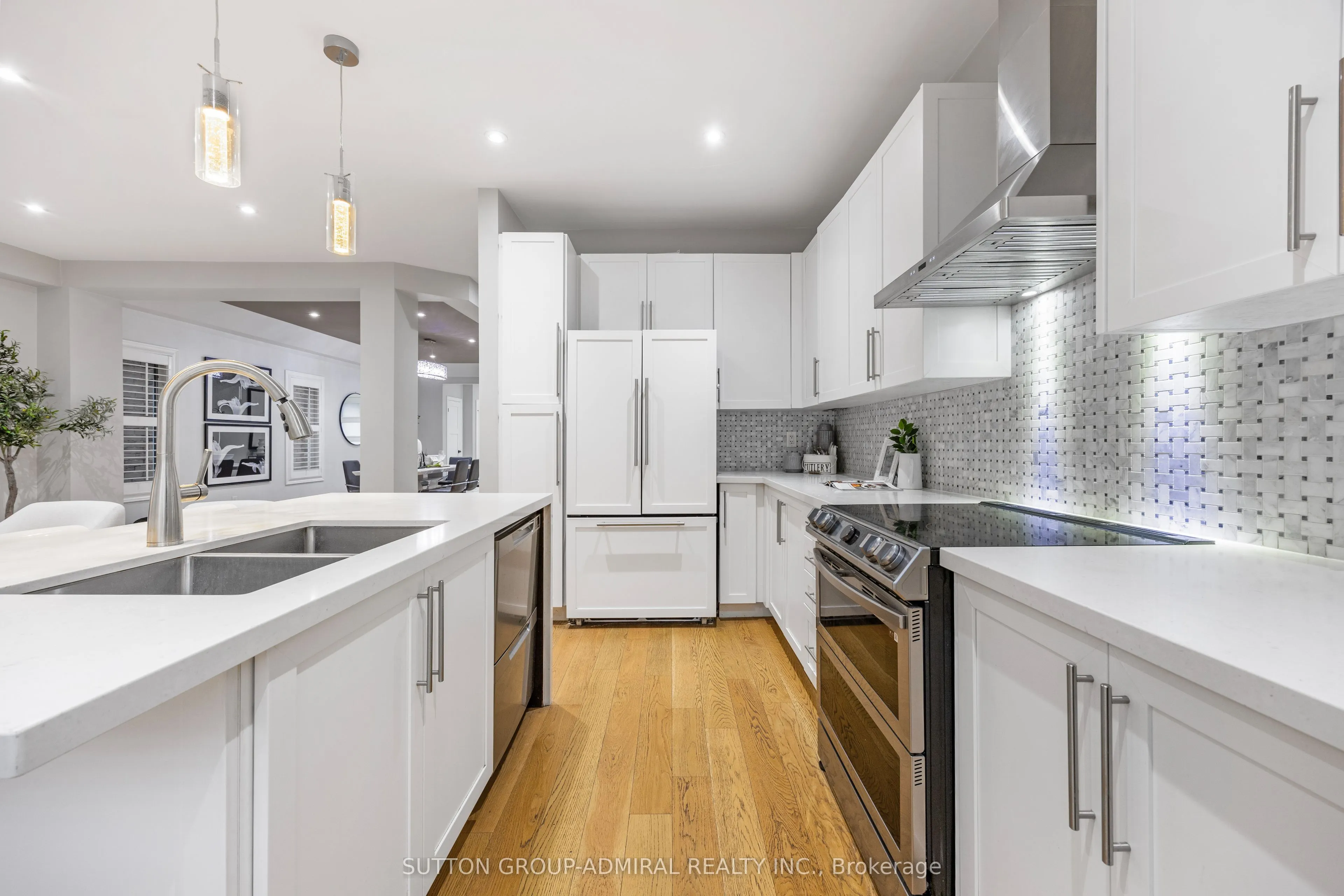 15 Asner Avenue
