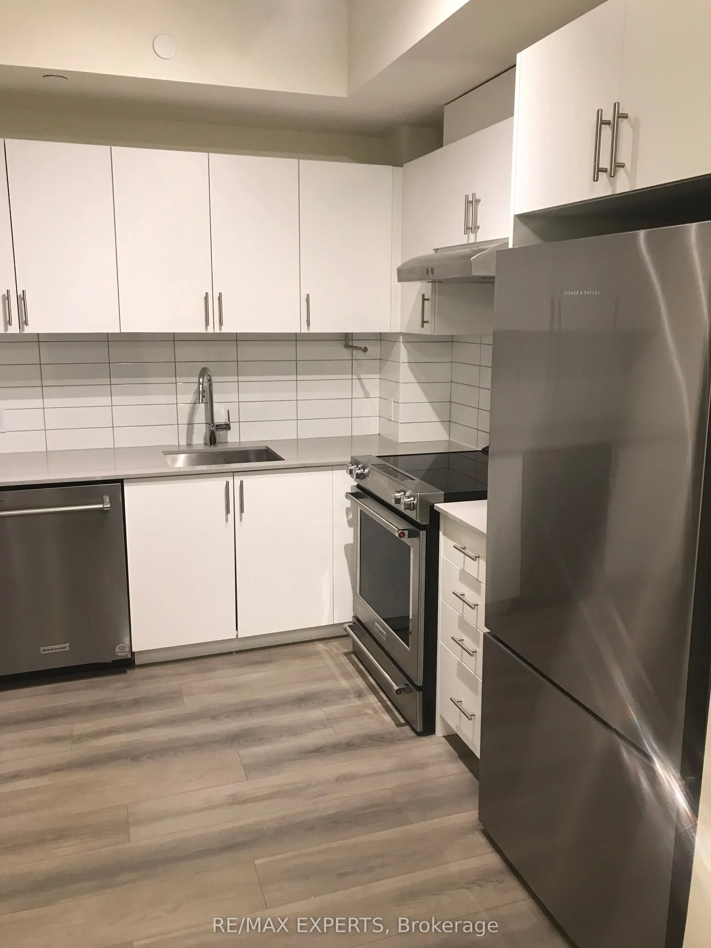 9000 Jane Street, #1812