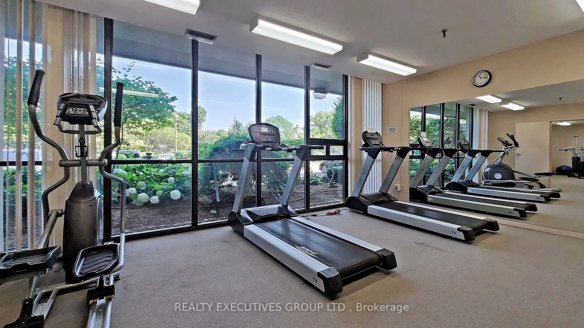 8111 Yonge Street, #1807