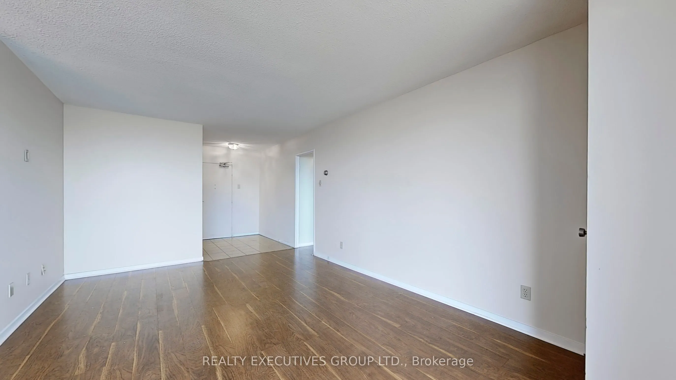 8111 Yonge Street, #1807