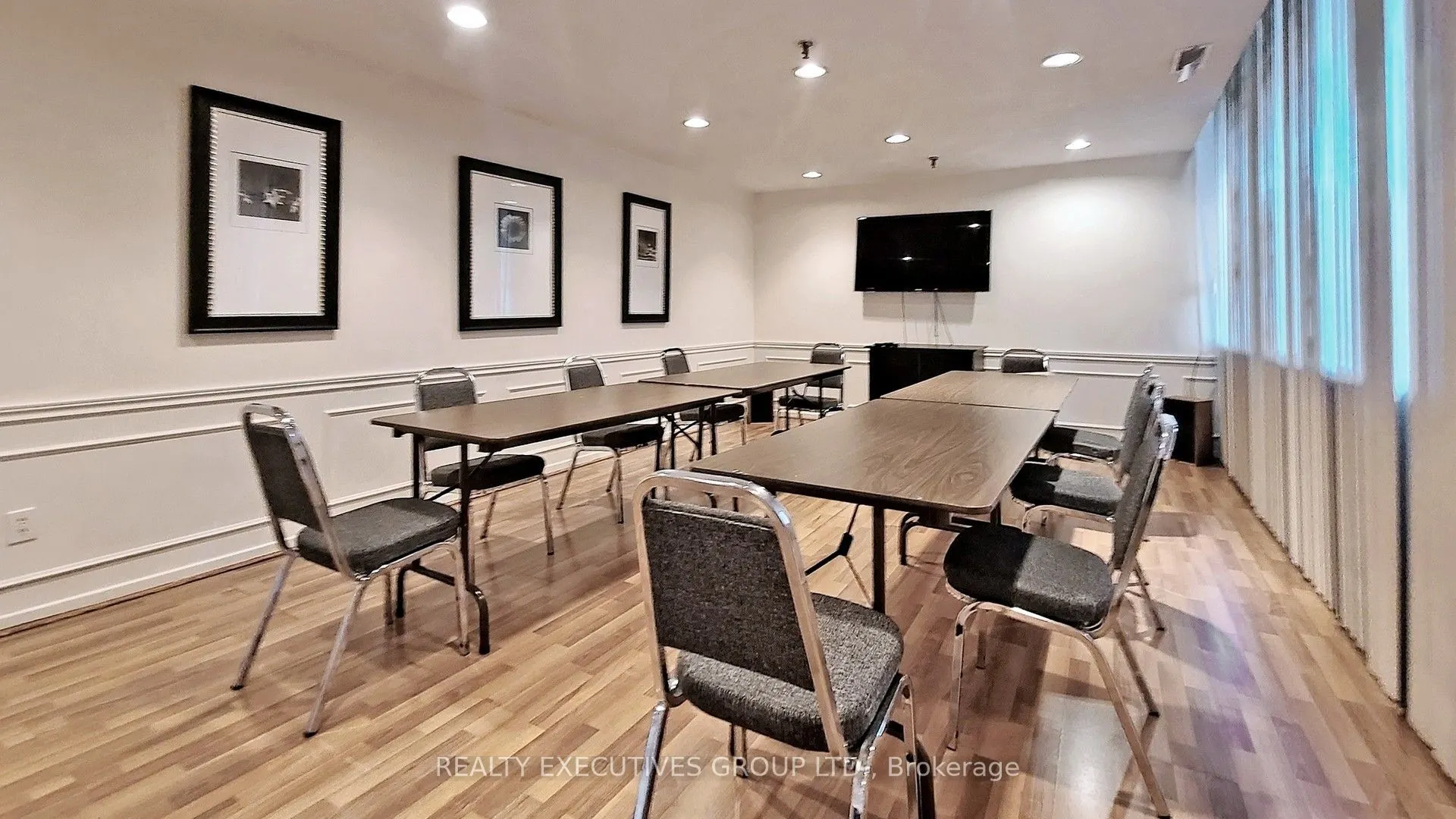 8111 Yonge Street, #1807