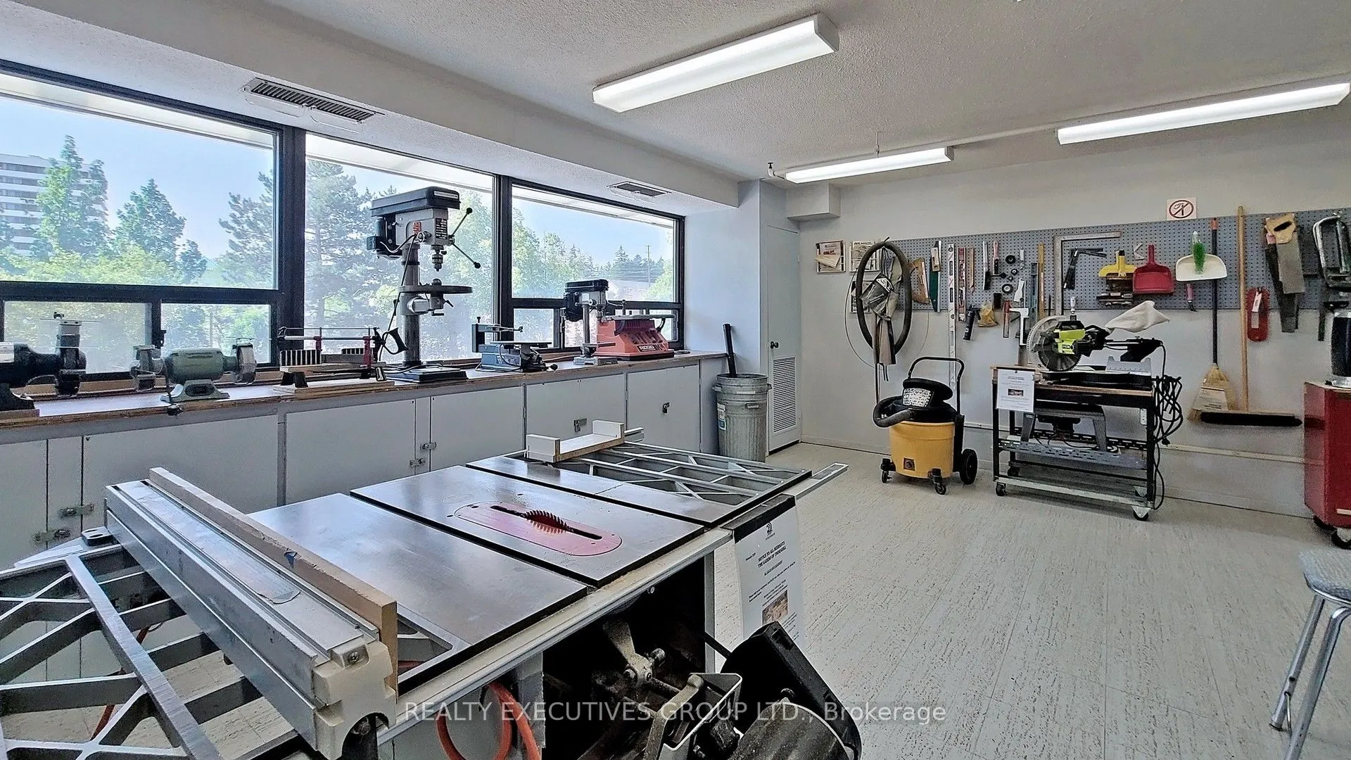 8111 Yonge Street, #1807