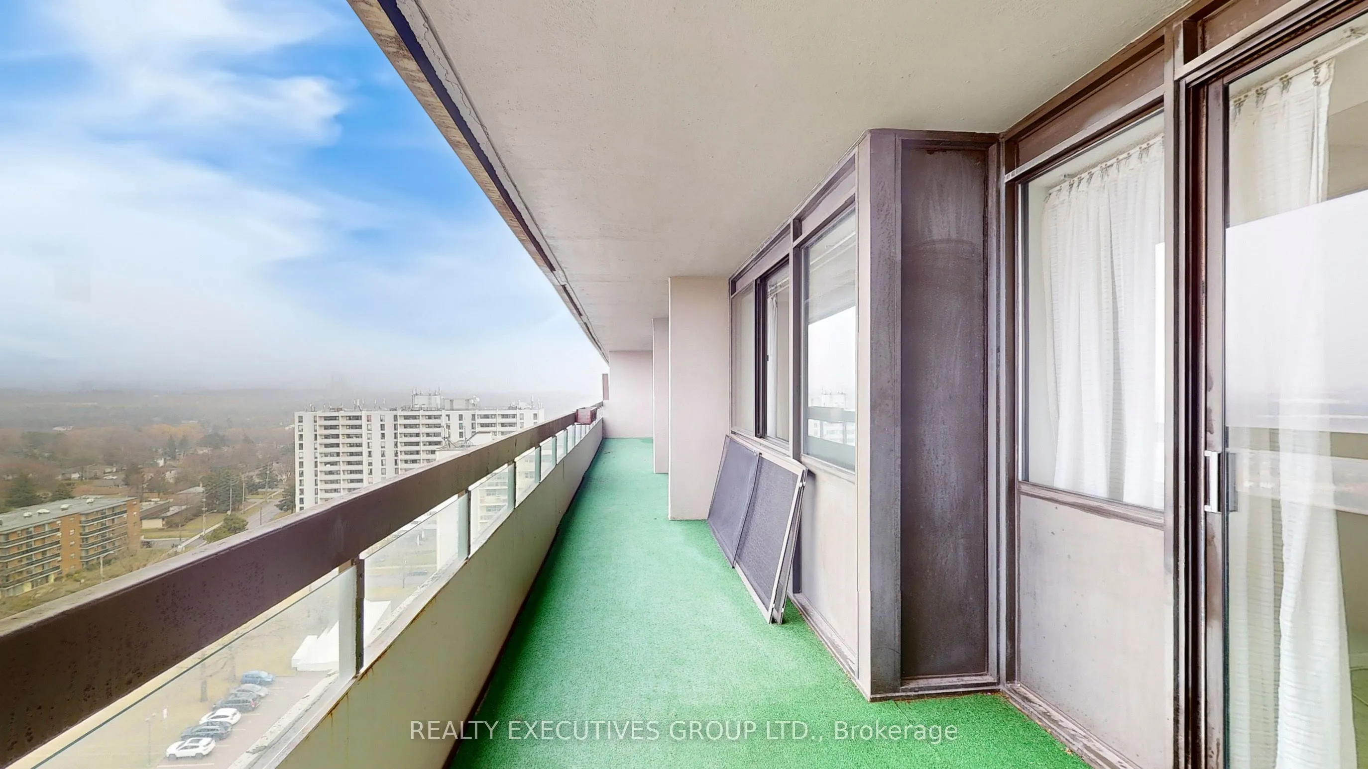 8111 Yonge Street, #1807