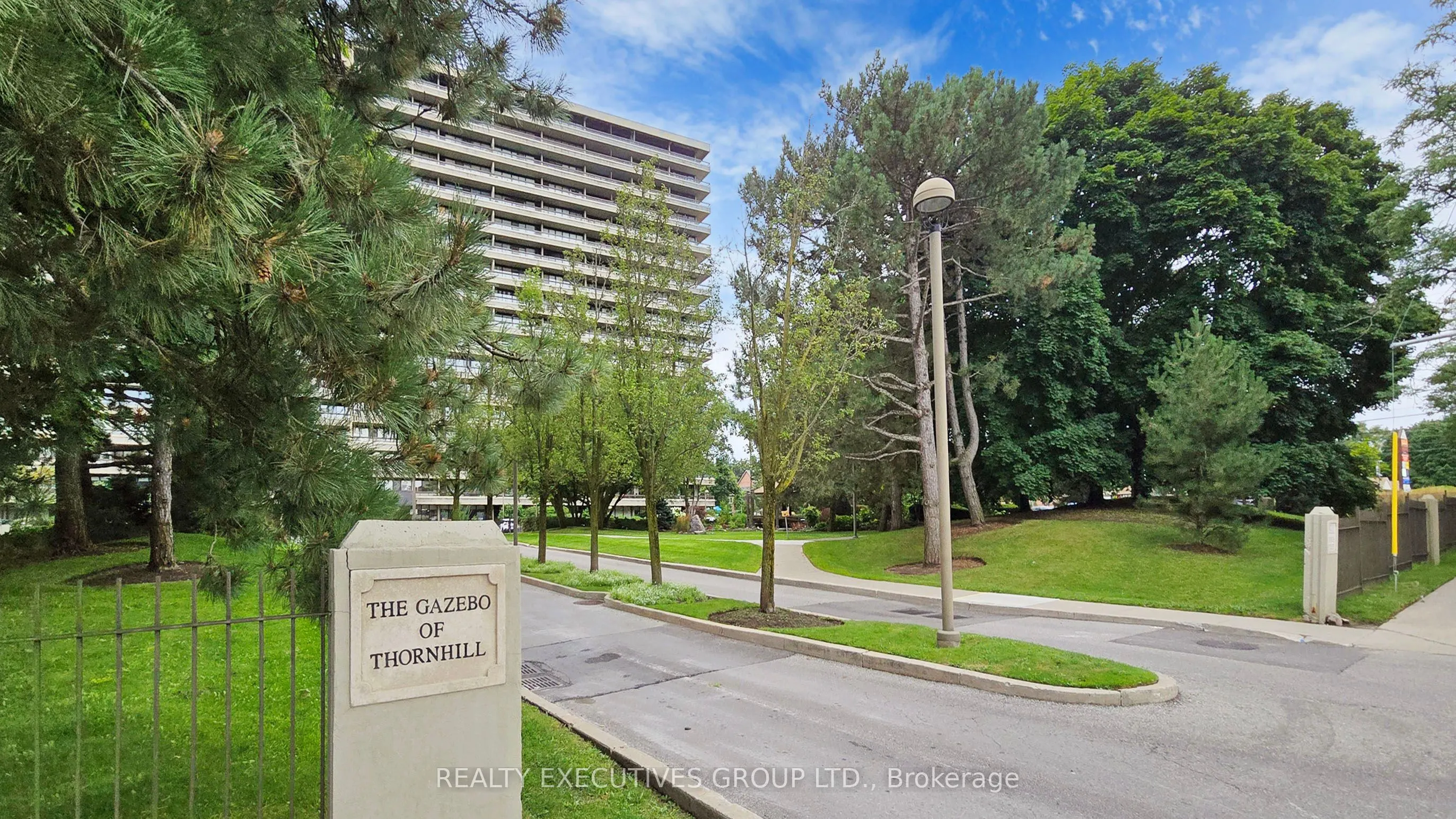 8111 Yonge Street, #1807