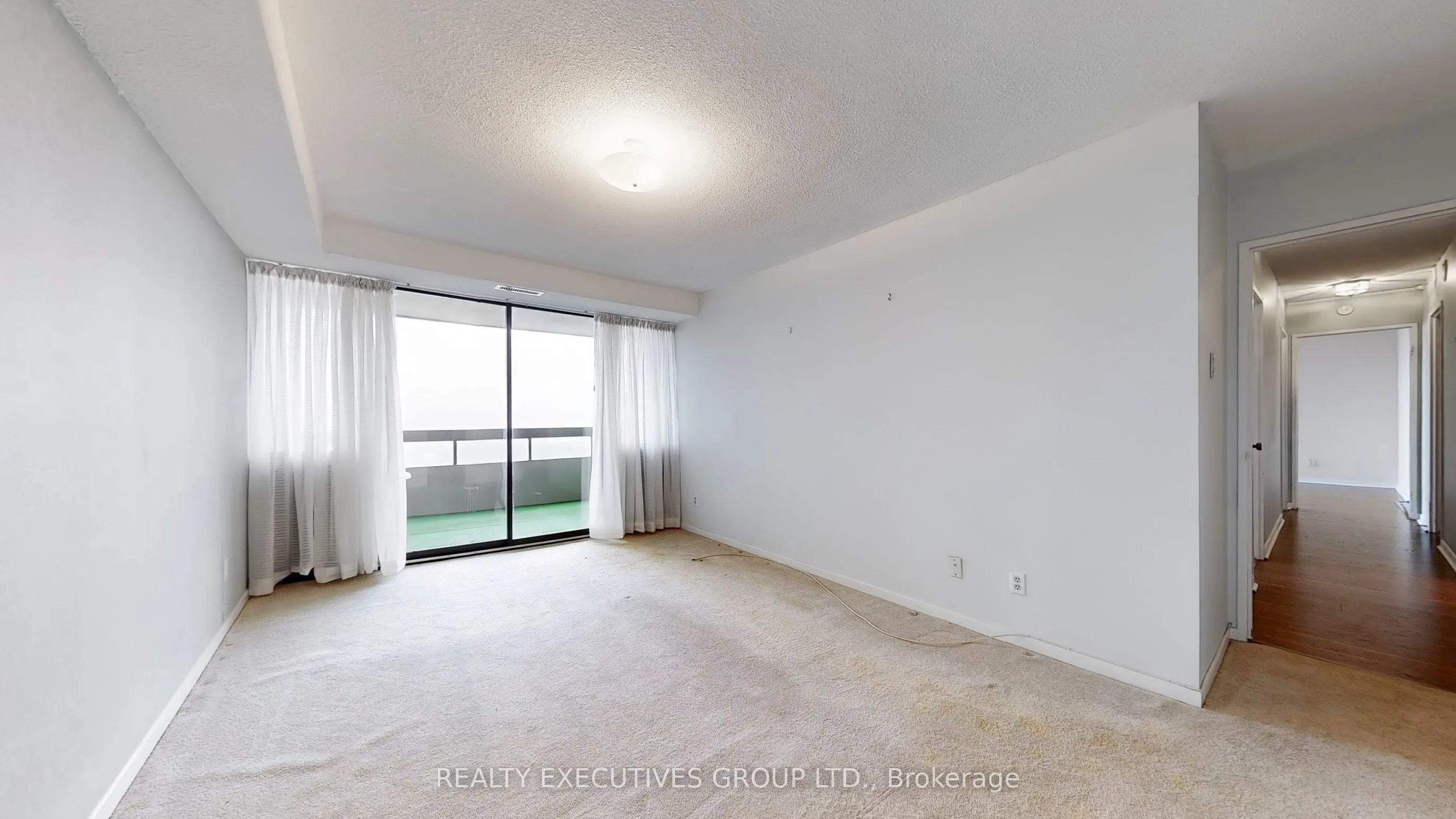 8111 Yonge Street, #1807