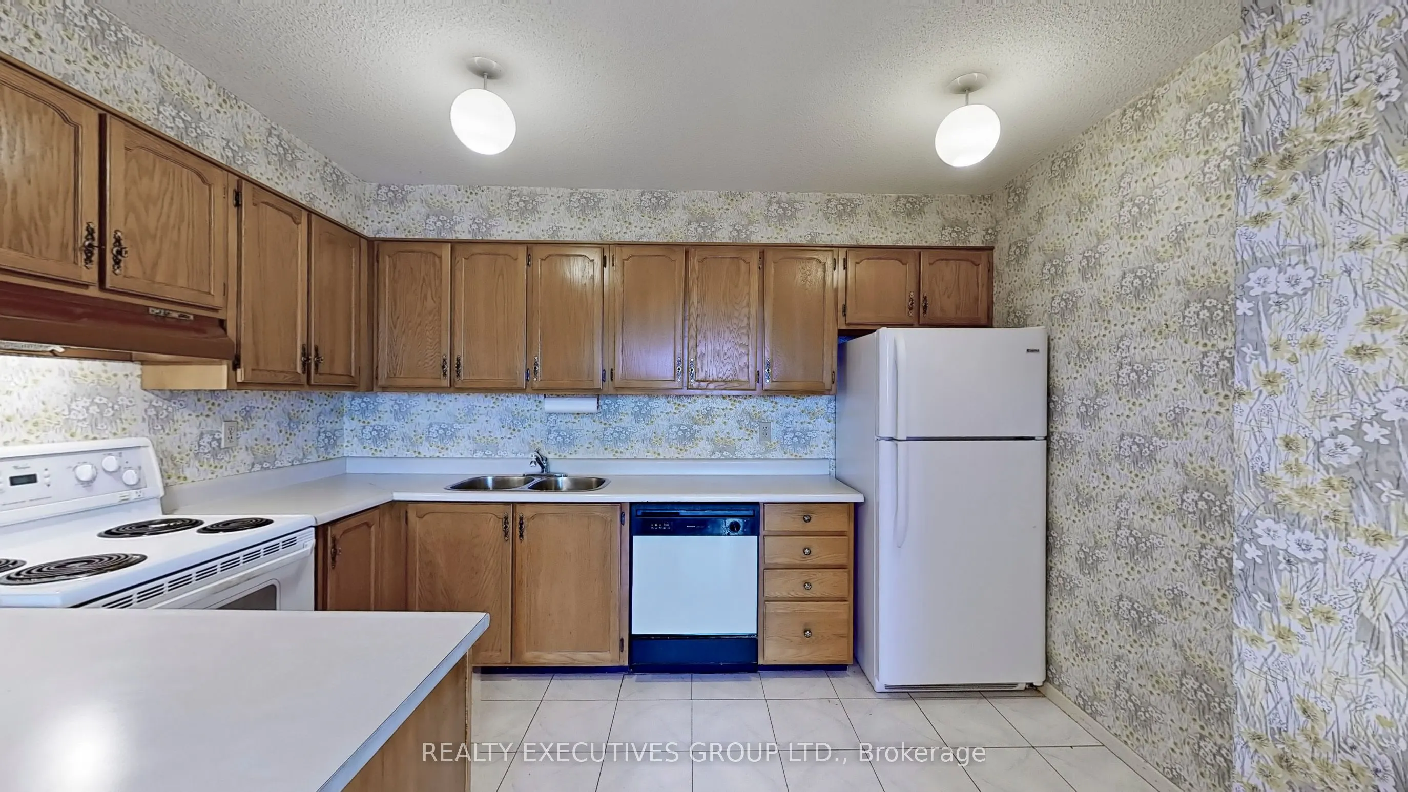 8111 Yonge Street, #1807