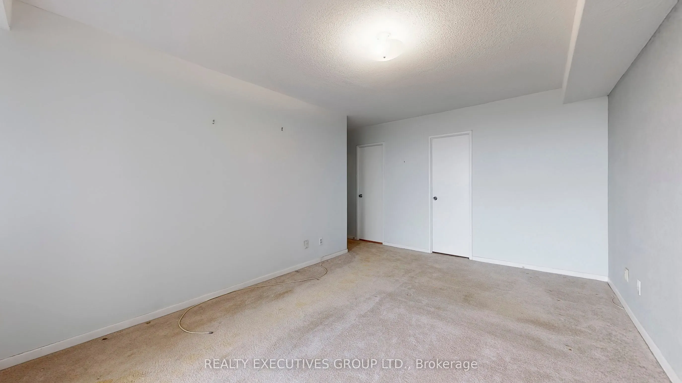 8111 Yonge Street, #1807