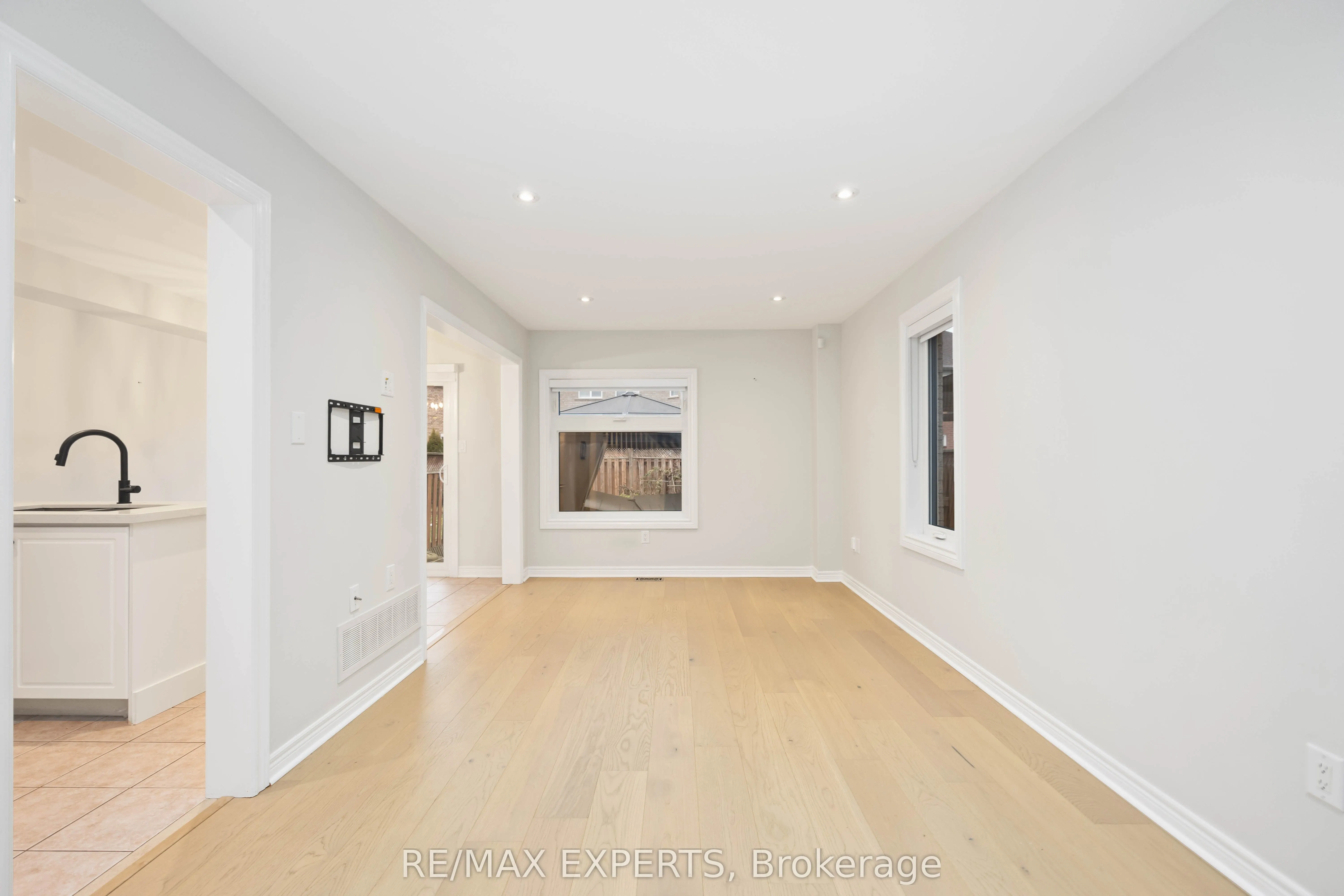 22 Laura Sabrina Drive