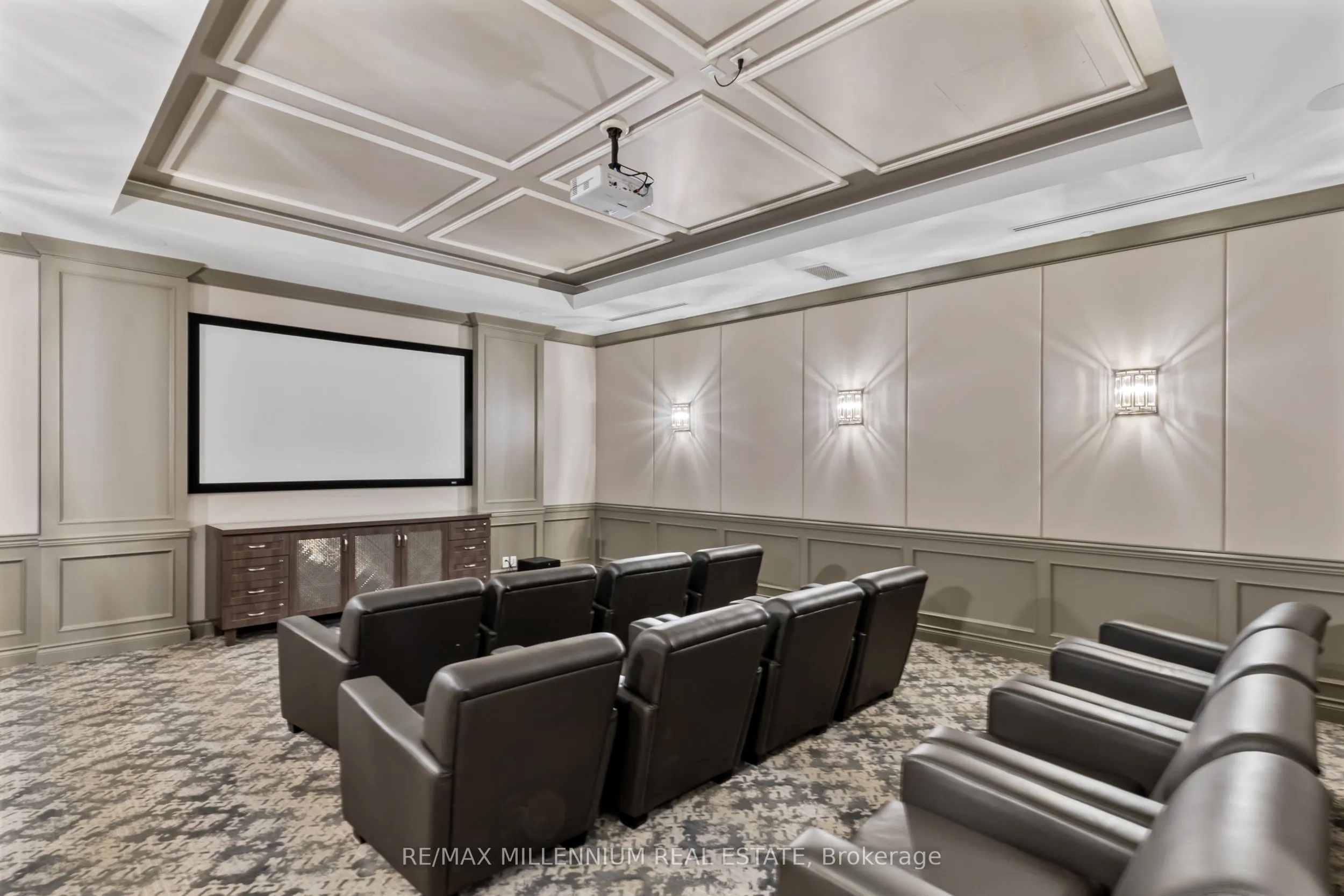9085 Jane Street #811