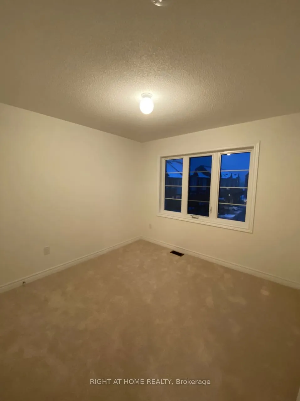 12 Globemaster Lane