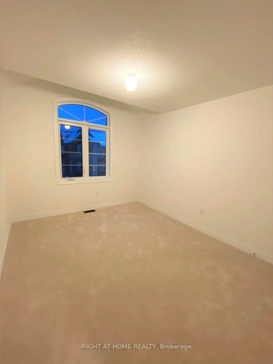 12 Globemaster Lane