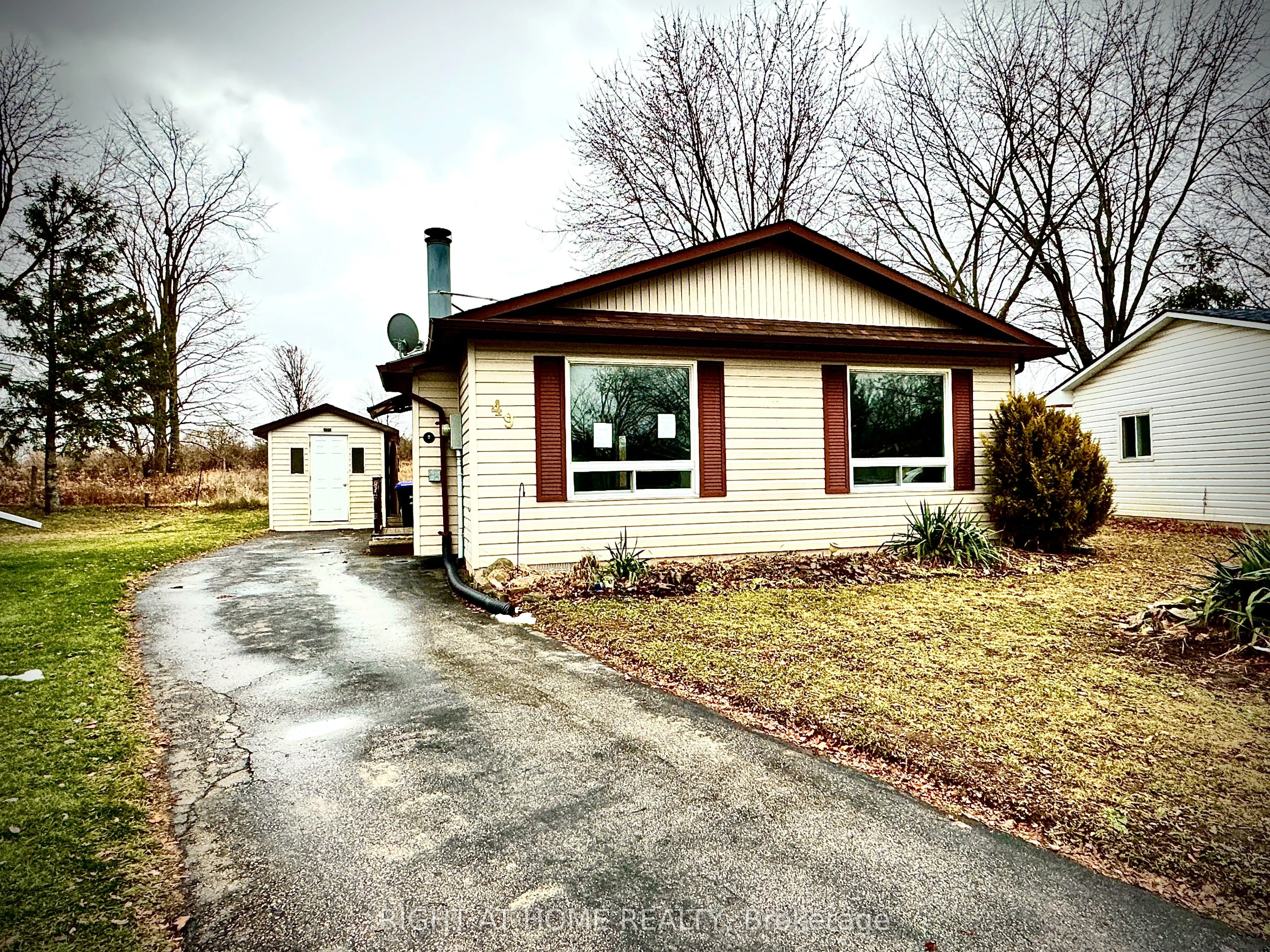 49 ROYAL OAK Drive
