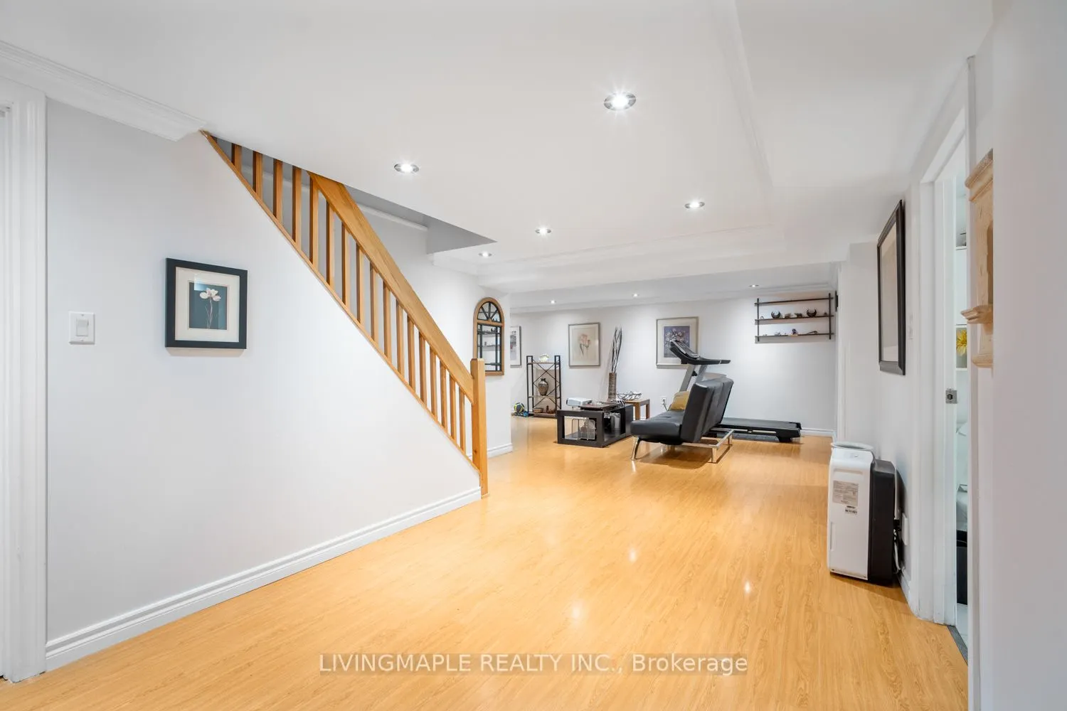 110 FINCHAM Avenue