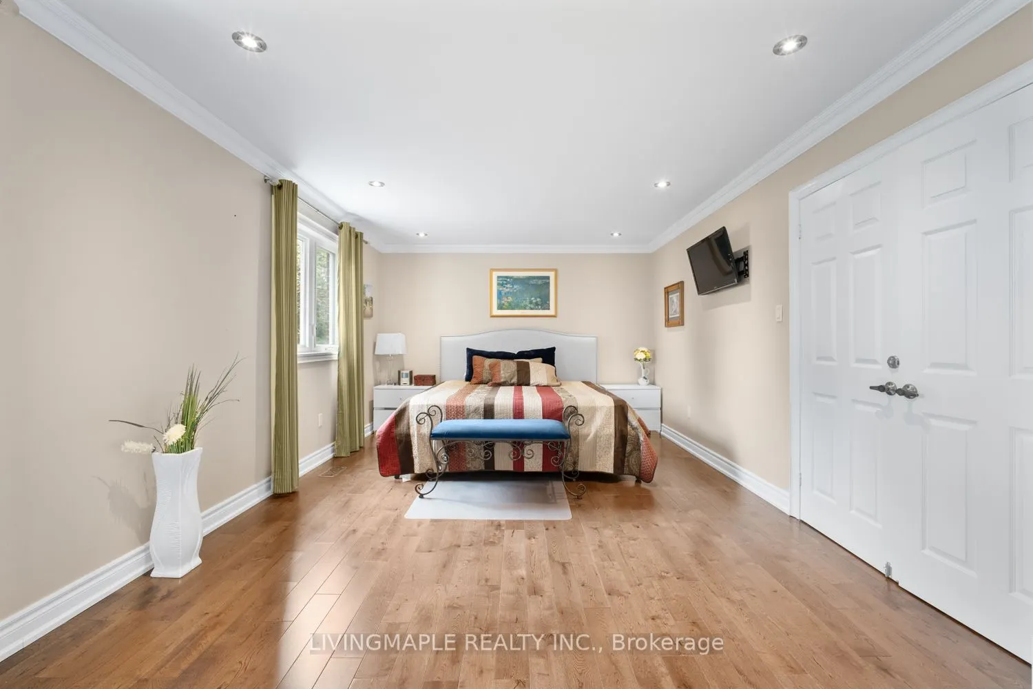 110 FINCHAM Avenue