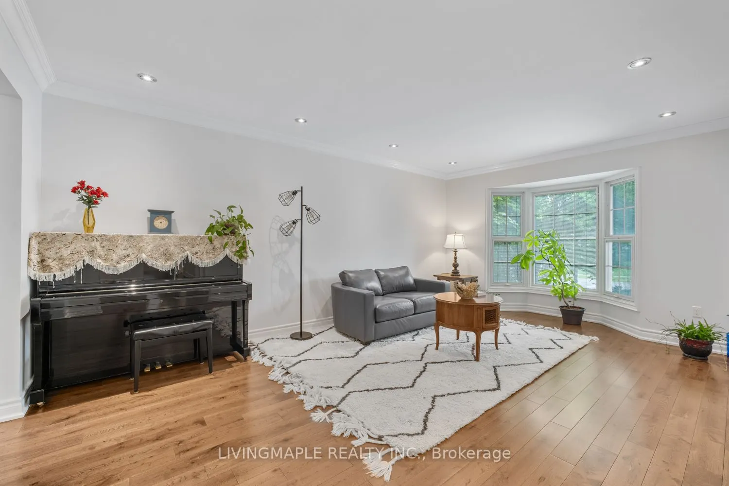 110 FINCHAM Avenue