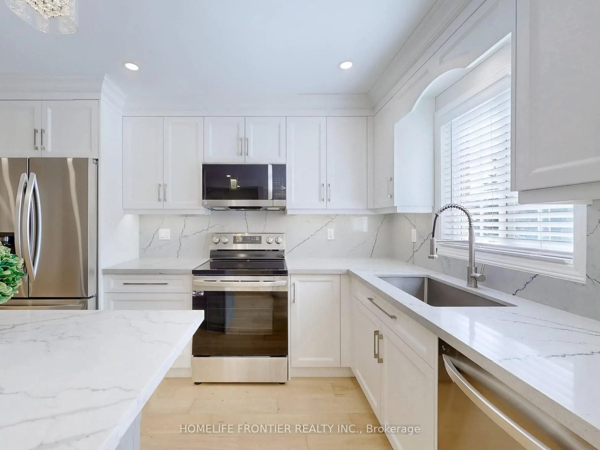 10 Delattaye Avenue
