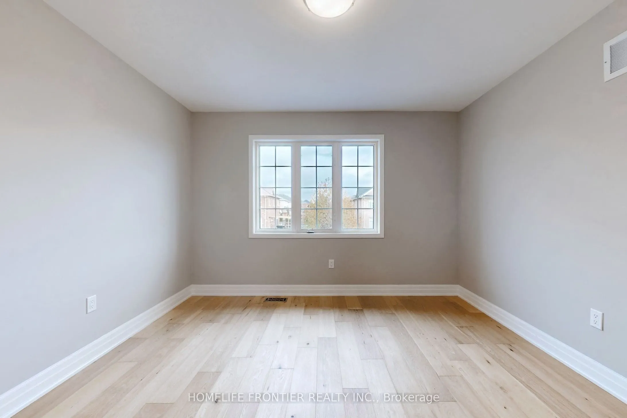 10 Delattaye Avenue
