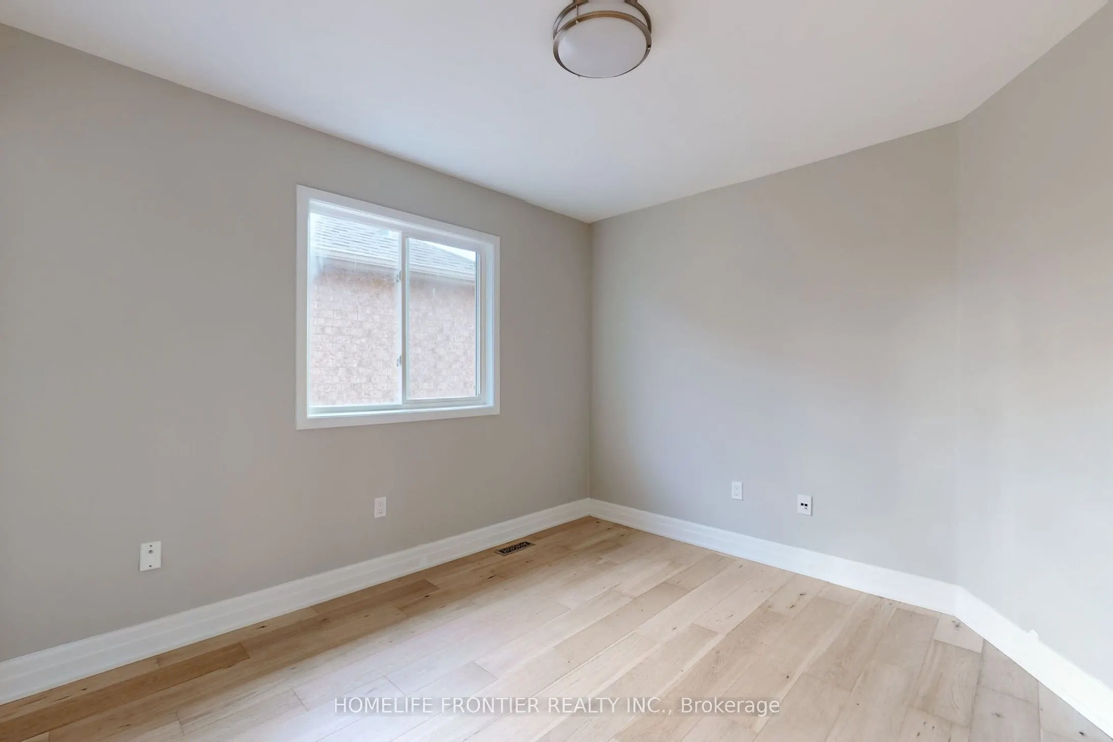 10 Delattaye Avenue