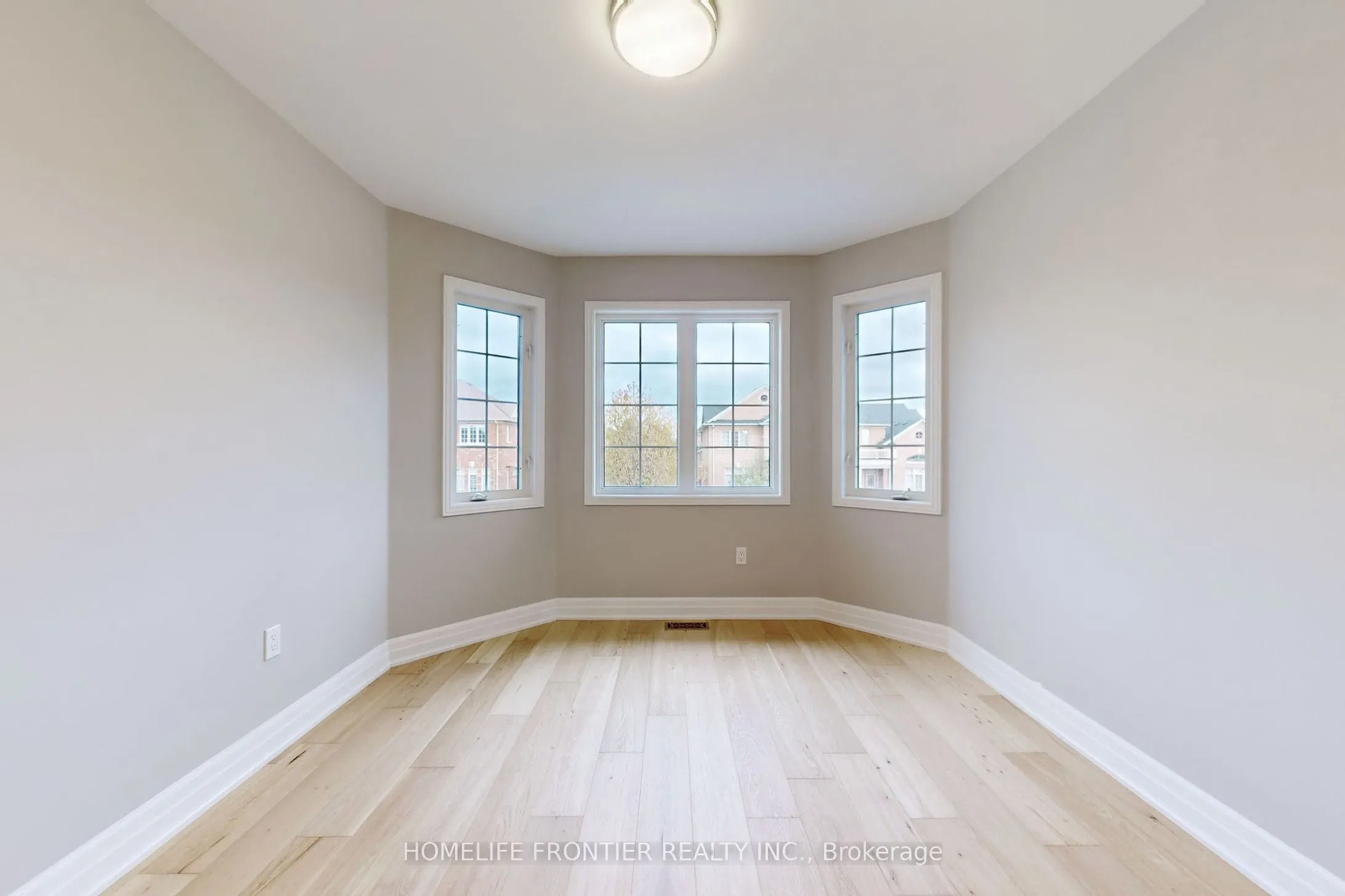 10 Delattaye Avenue