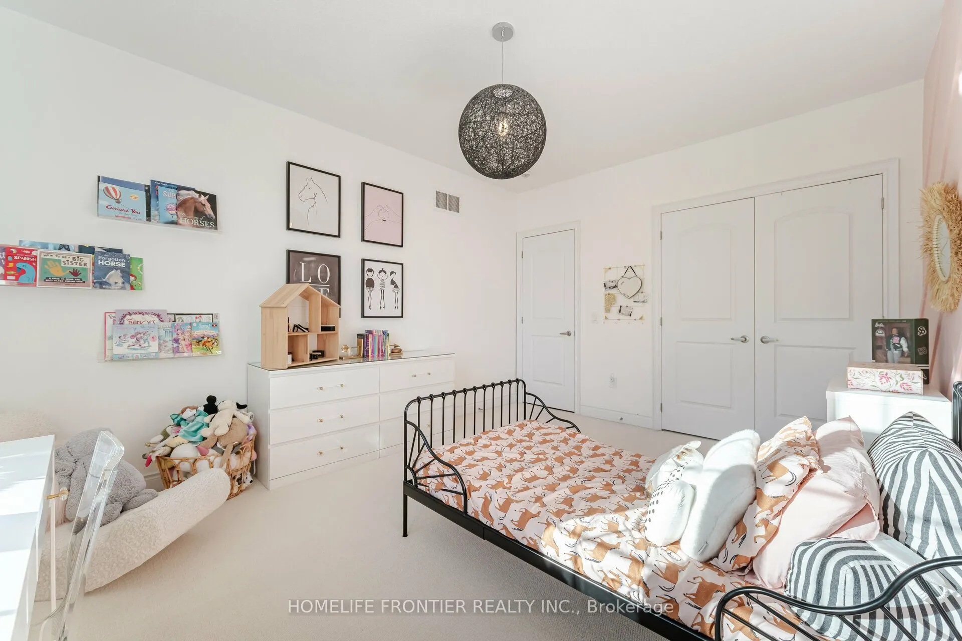 8 Ruffle Lane