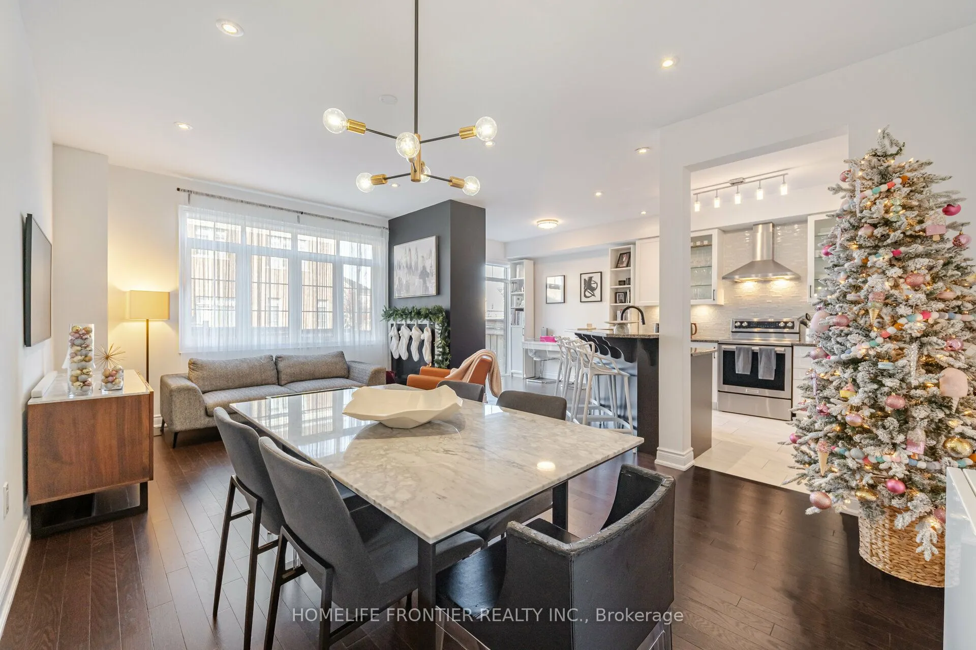 8 Ruffle Lane