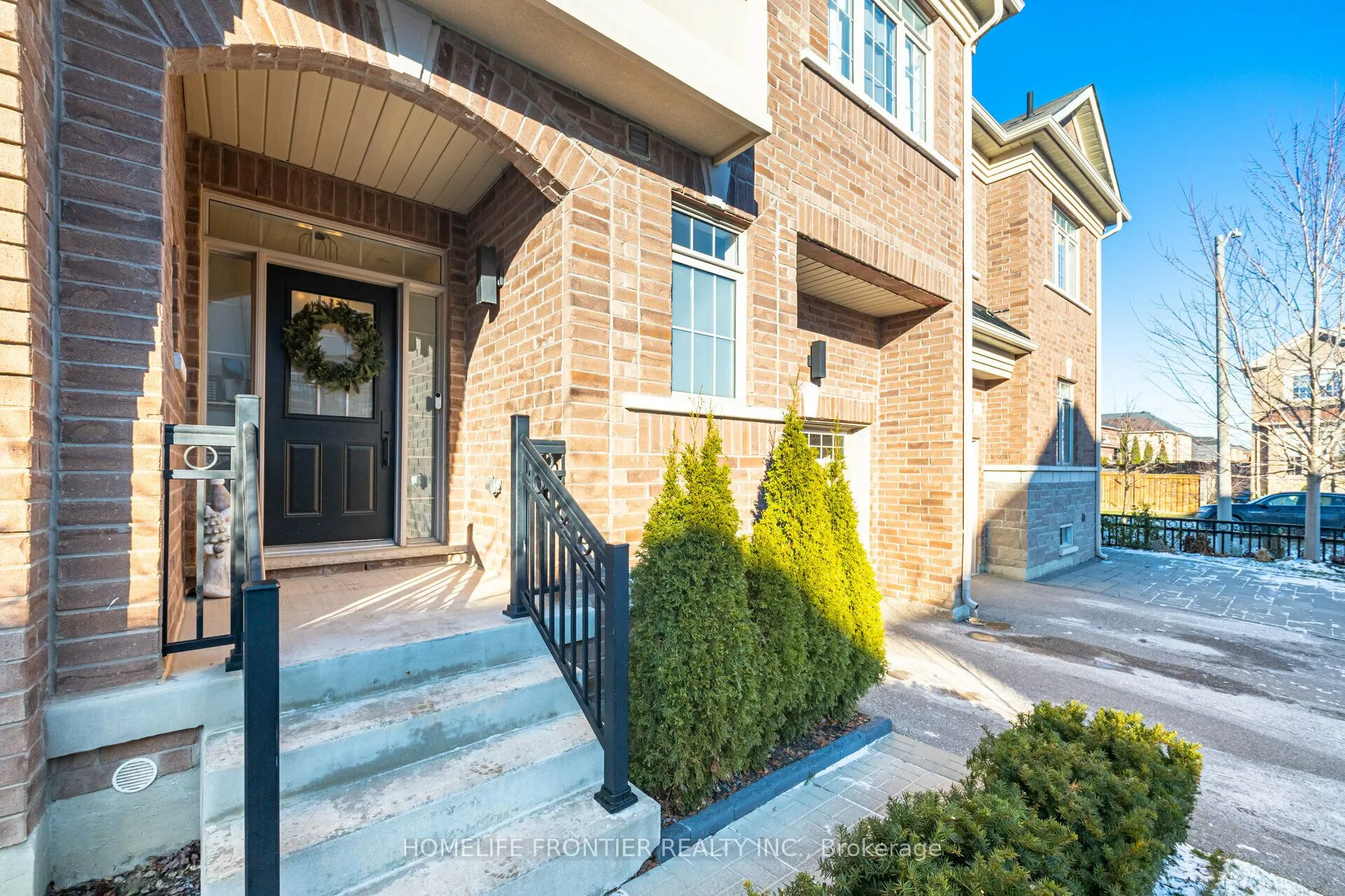 8 Ruffle Lane