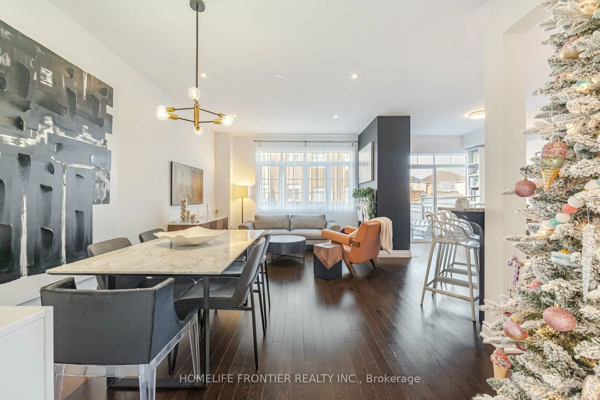 8 Ruffle Lane