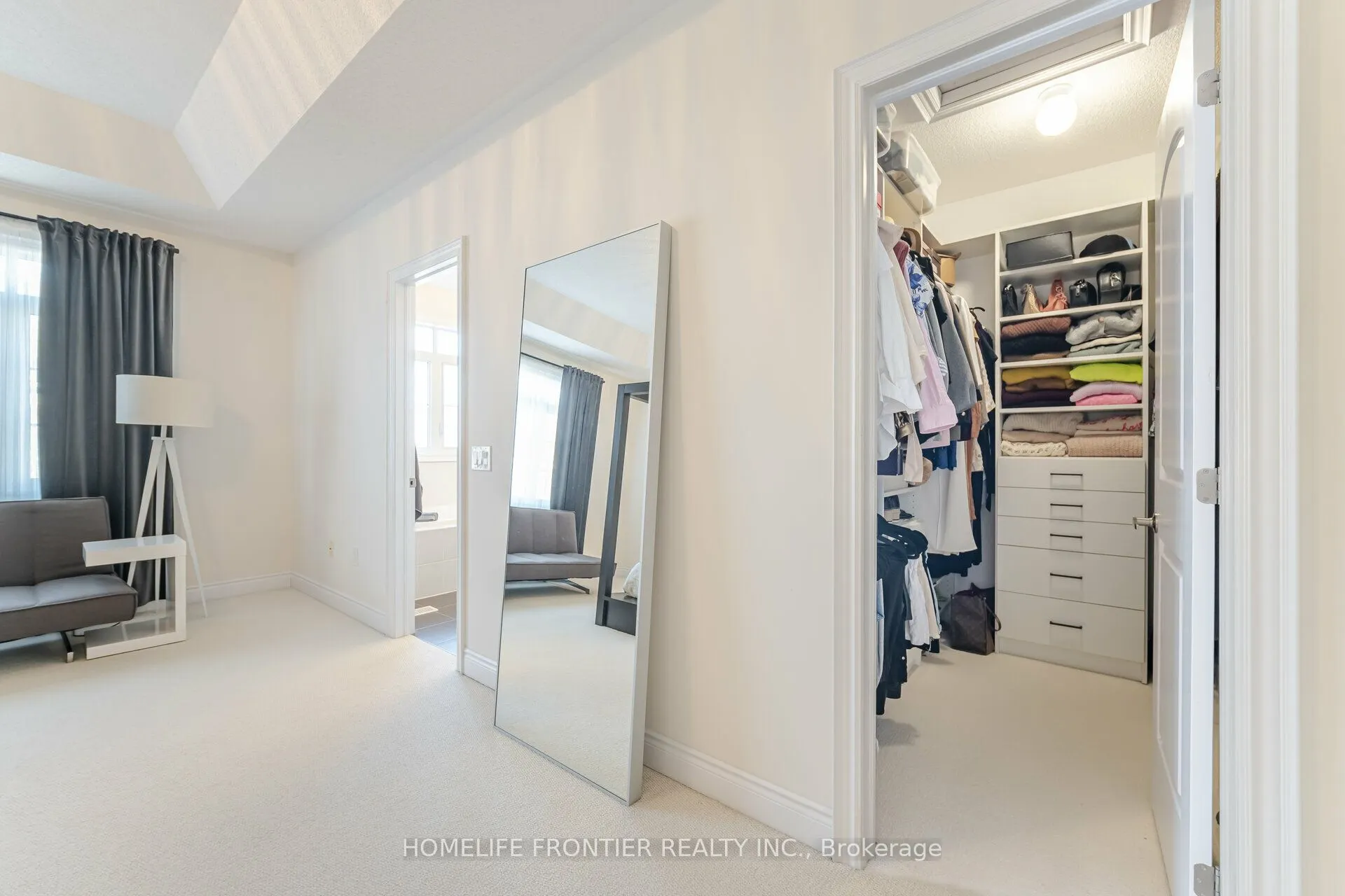 8 Ruffle Lane