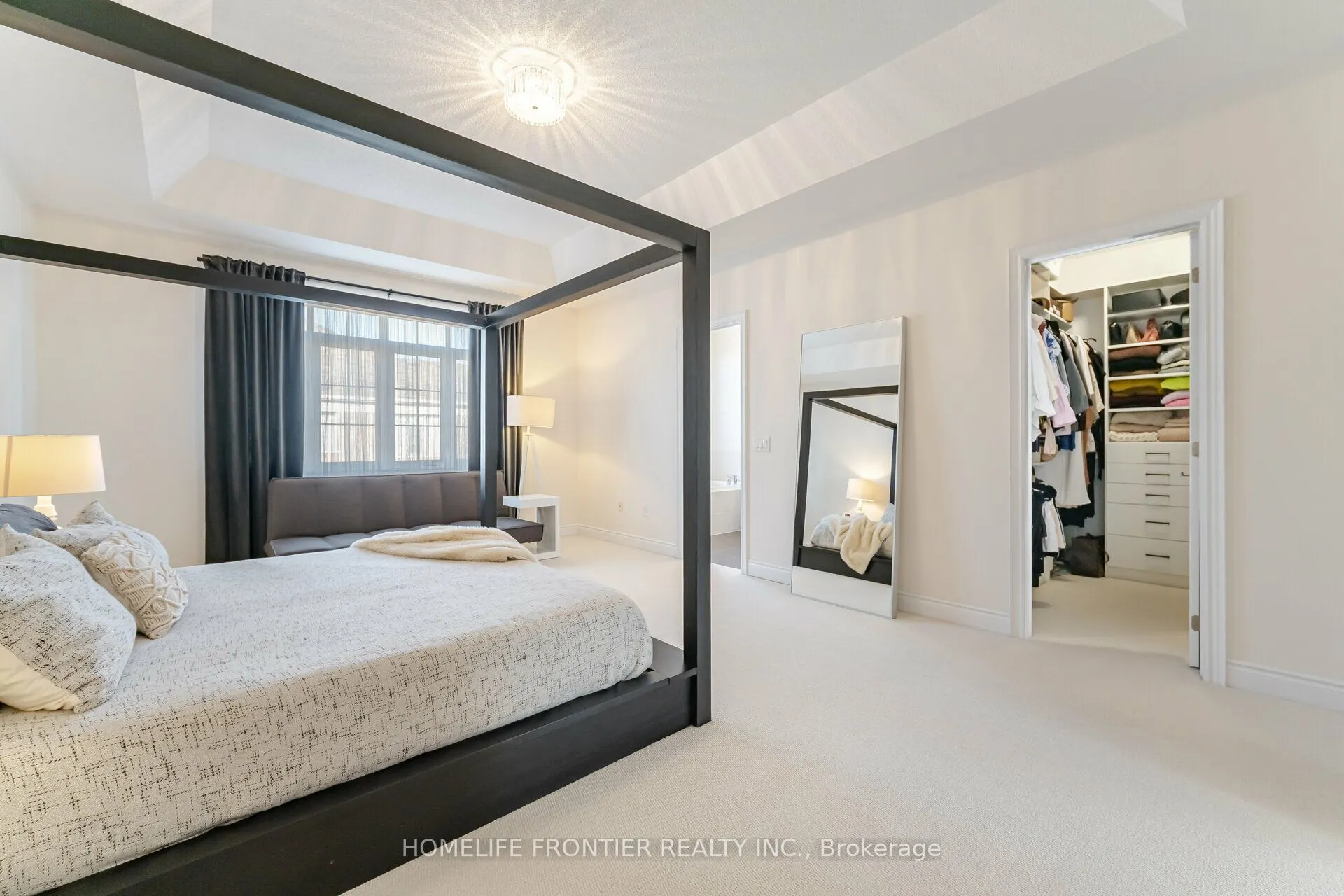 8 Ruffle Lane