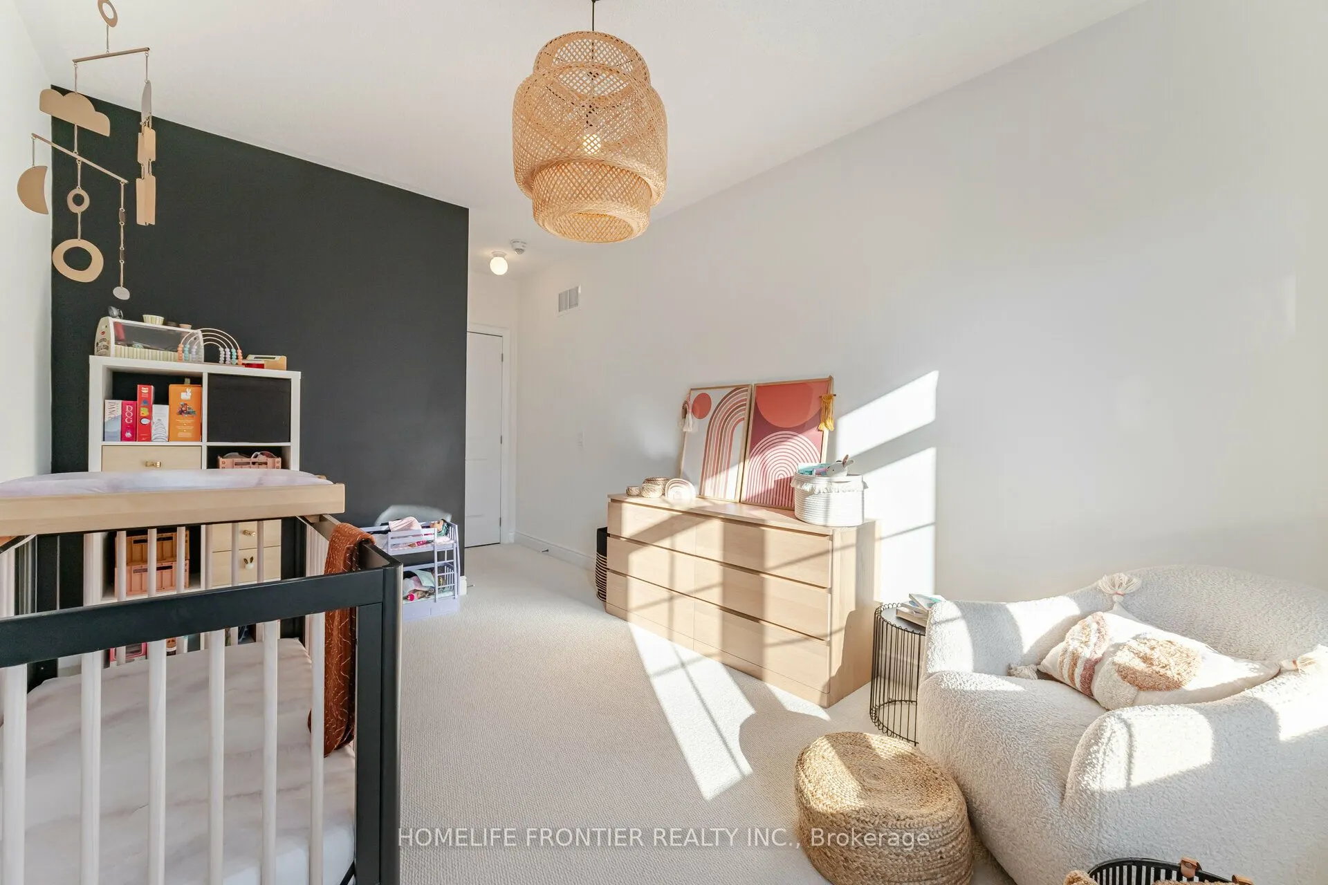 8 Ruffle Lane
